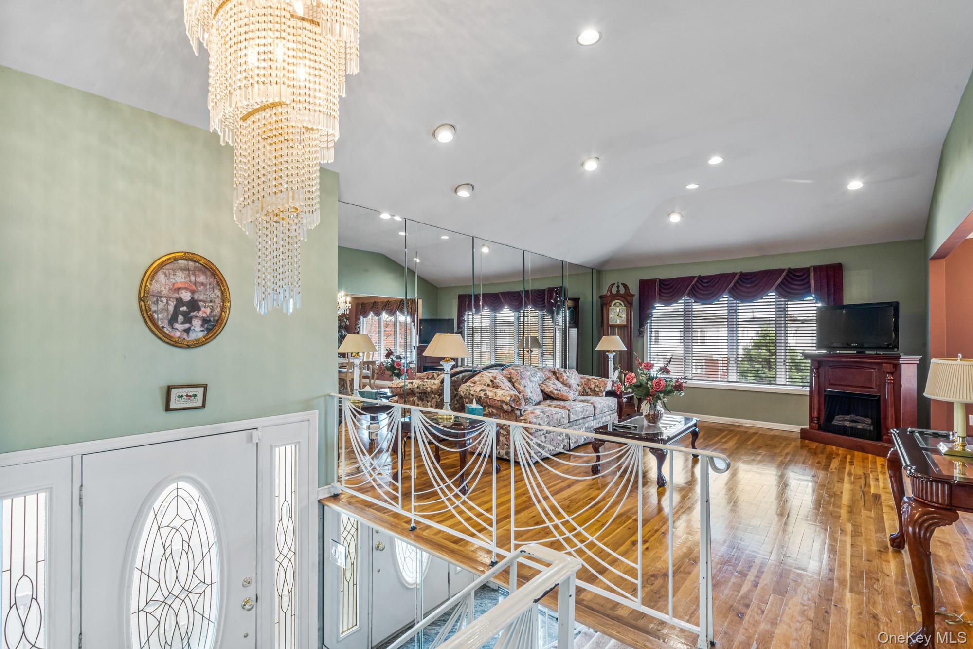 #4 photo, 16148 84th Street, クイーンズ区 Howard Beach , NY 11414