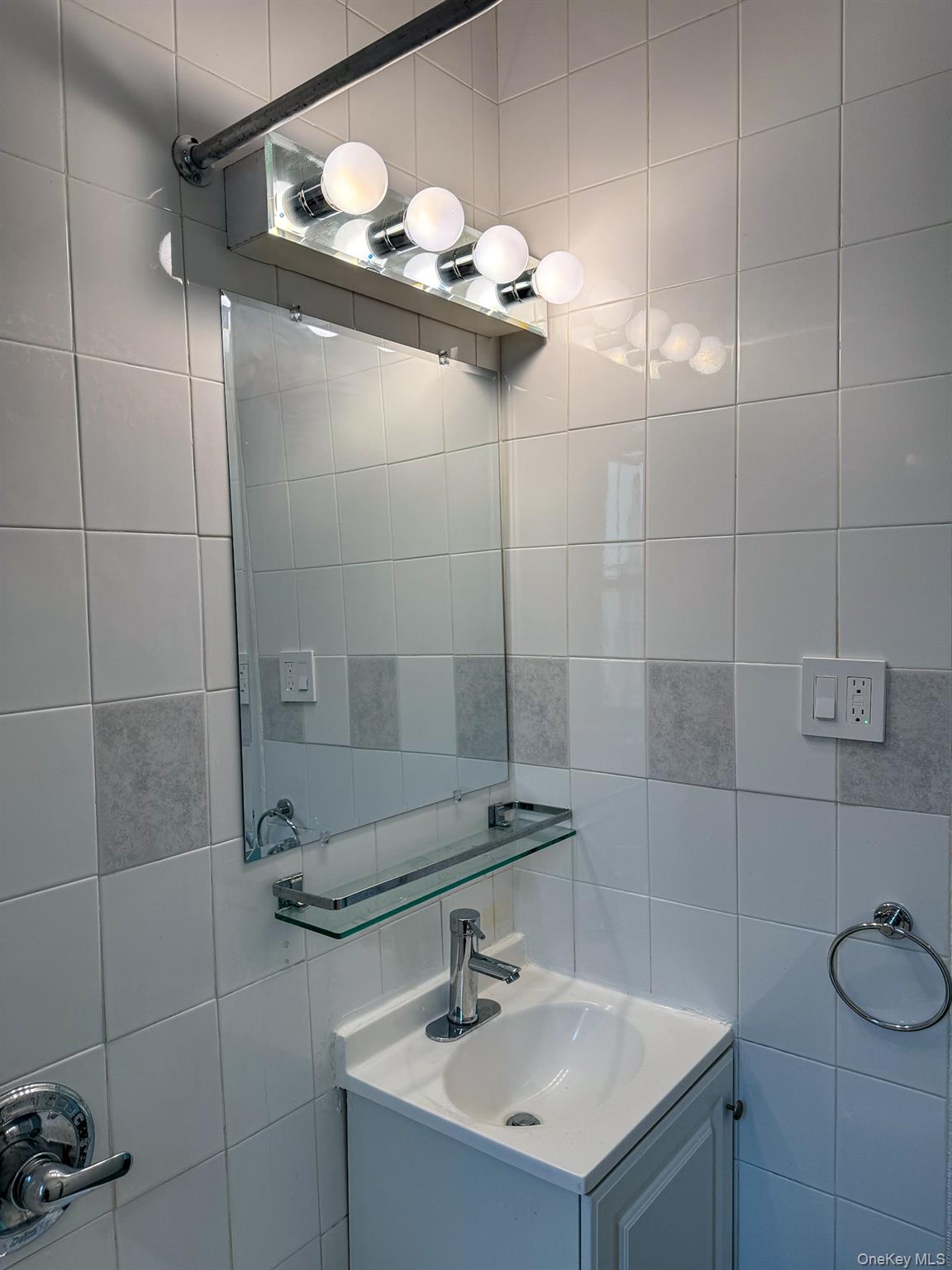 #12 photo, 190 E Mosholu Parkway, Bronx , NY 10458