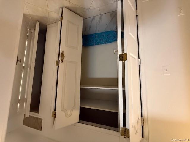 #5 photo, 9 Truman Court, Middletown , NY 10940