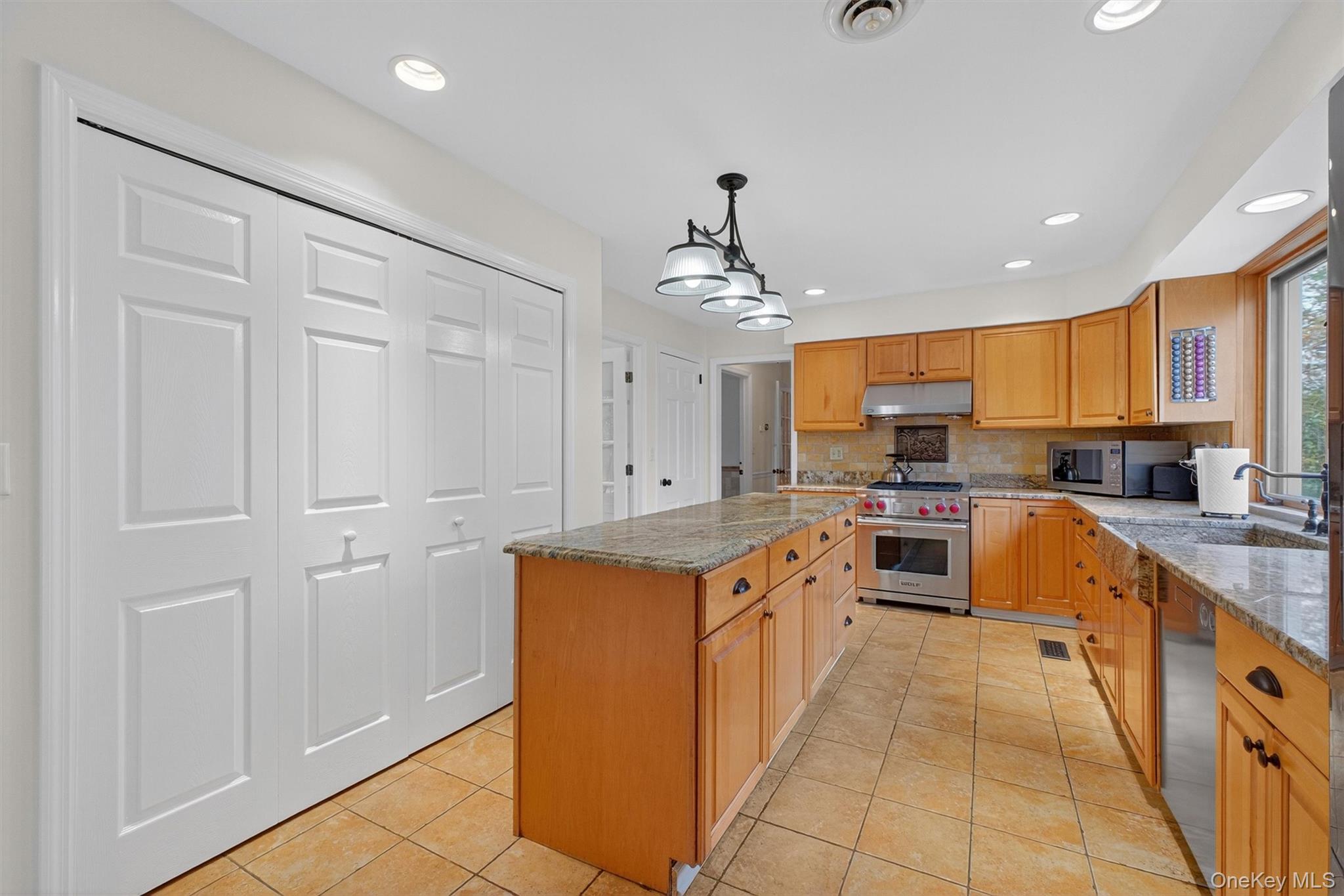 #19 photo, 57 Kingwood Drive, Poughkeepsie , NY 12601