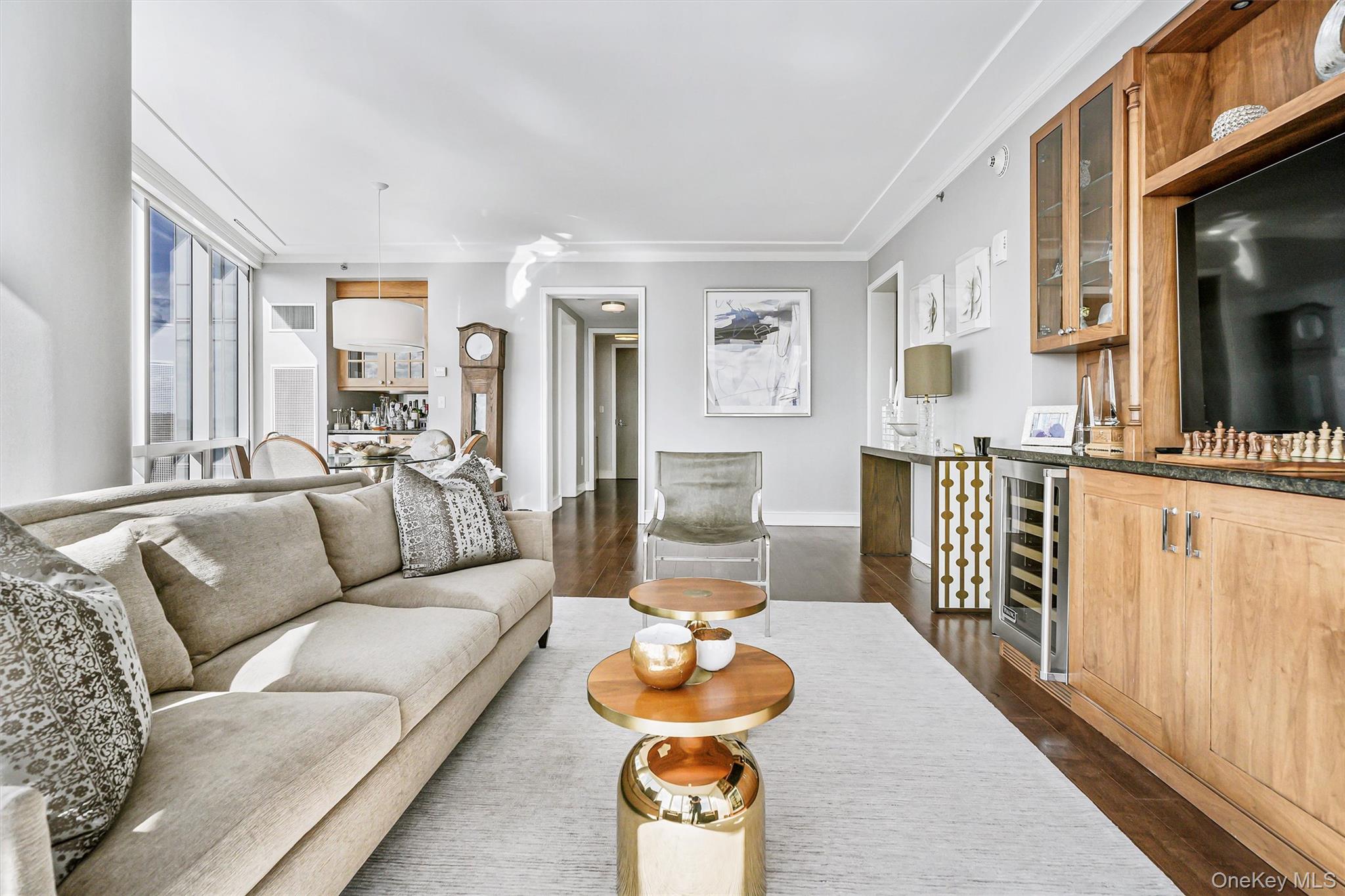 #19 photo, 5 Renaissance Square, White Plains , NY 10601