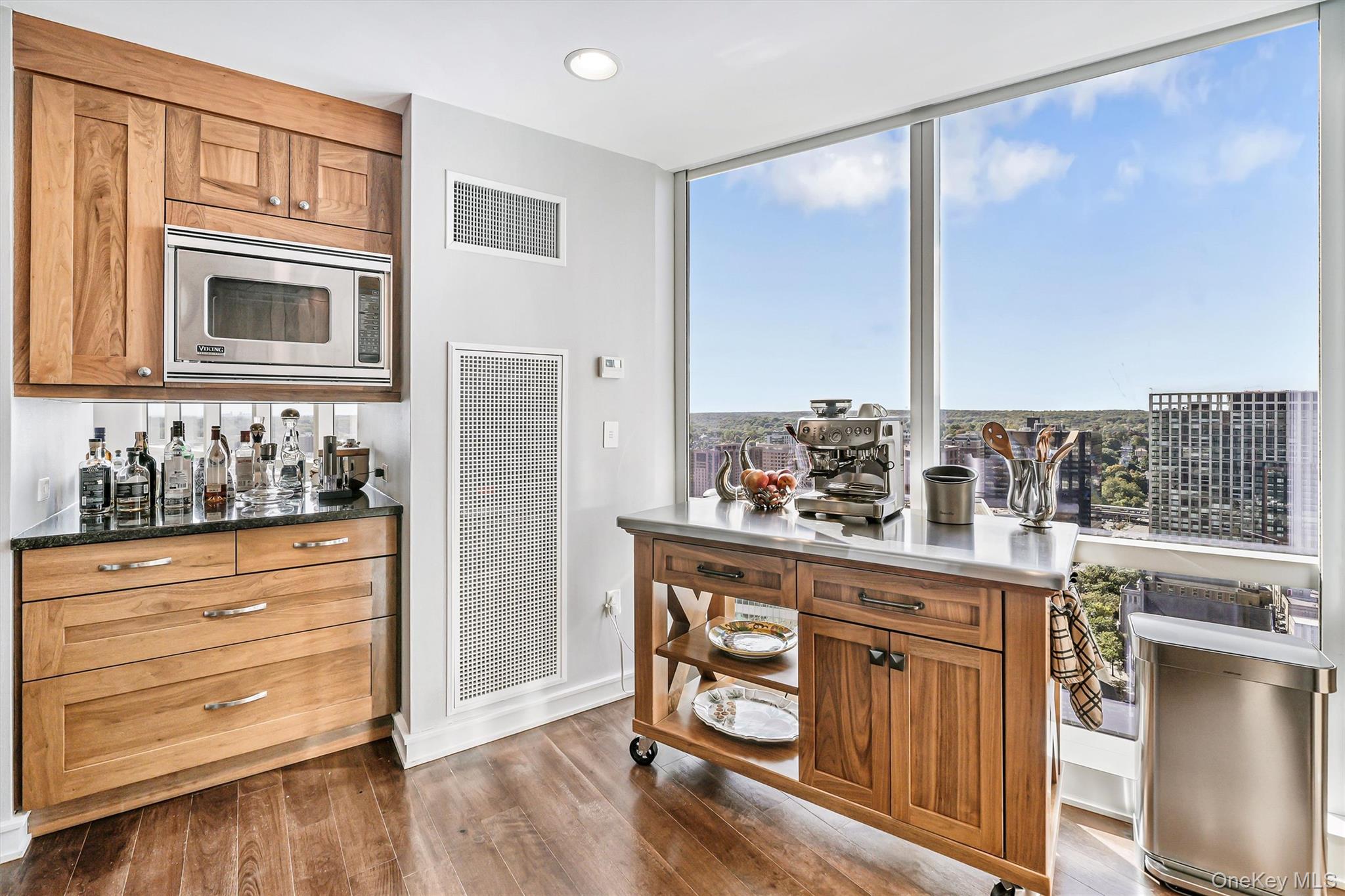 #5 photo, 5 Renaissance Square, White Plains , NY 10601