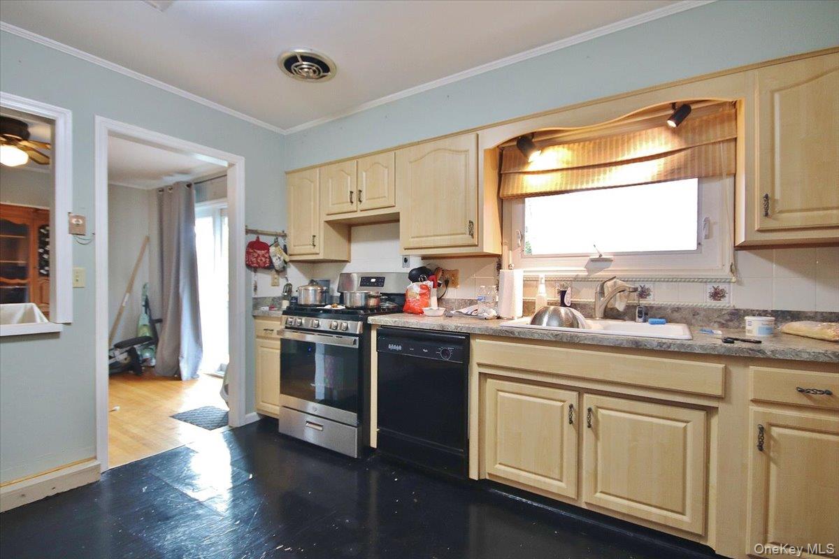 #8 photo, 1 Blossom Hill Drive, Marlboro , NY 12542