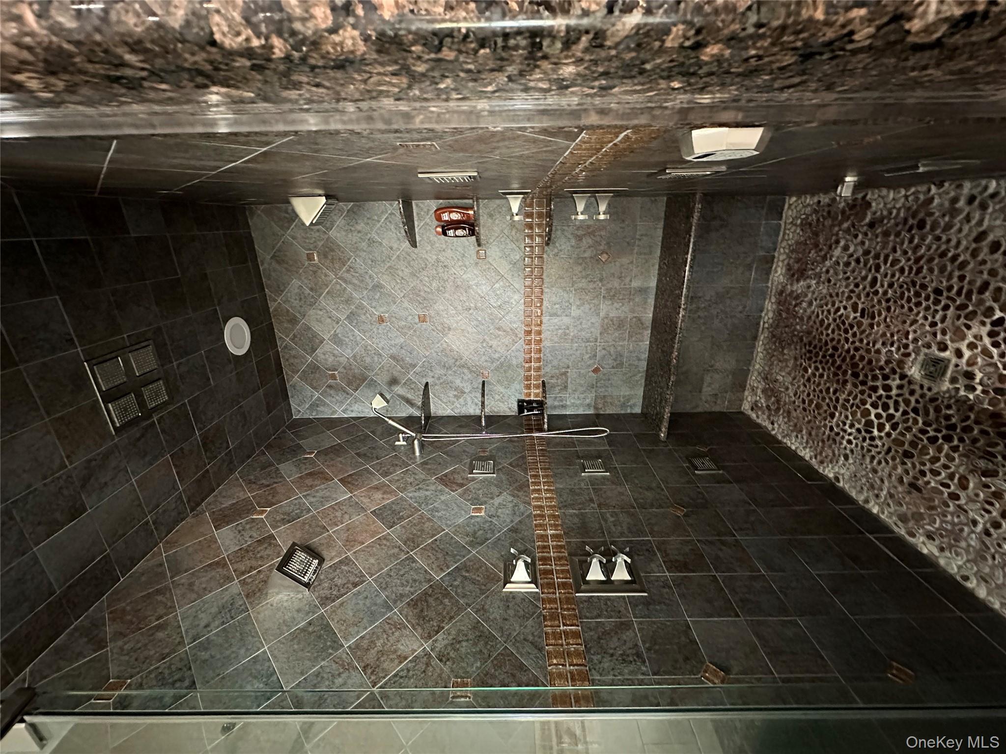 #12 photo, Farmingville, サフォーク郡 Farmingville , NY 11738