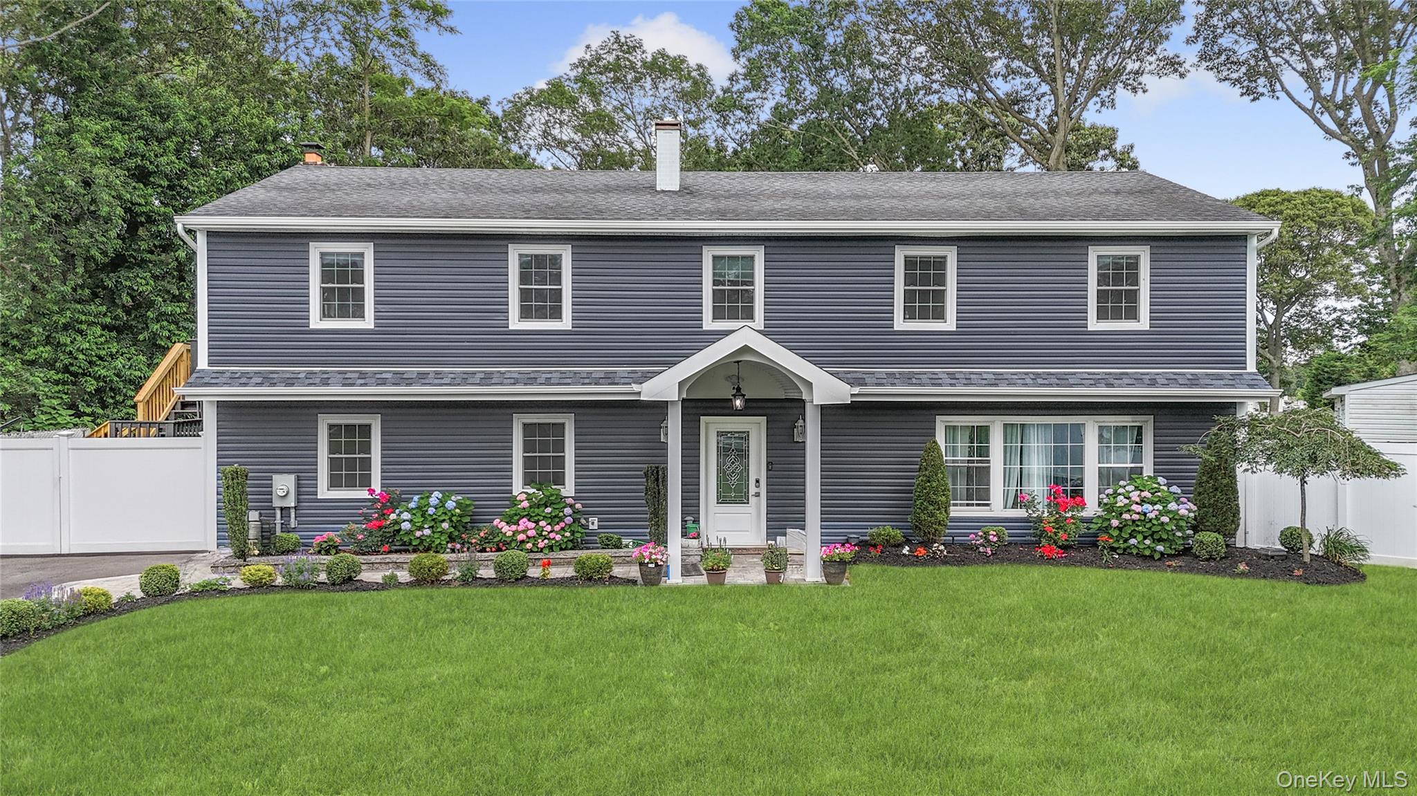 #1 photo, 12 Michael Court, サフォーク郡 Centereach , NY 11720