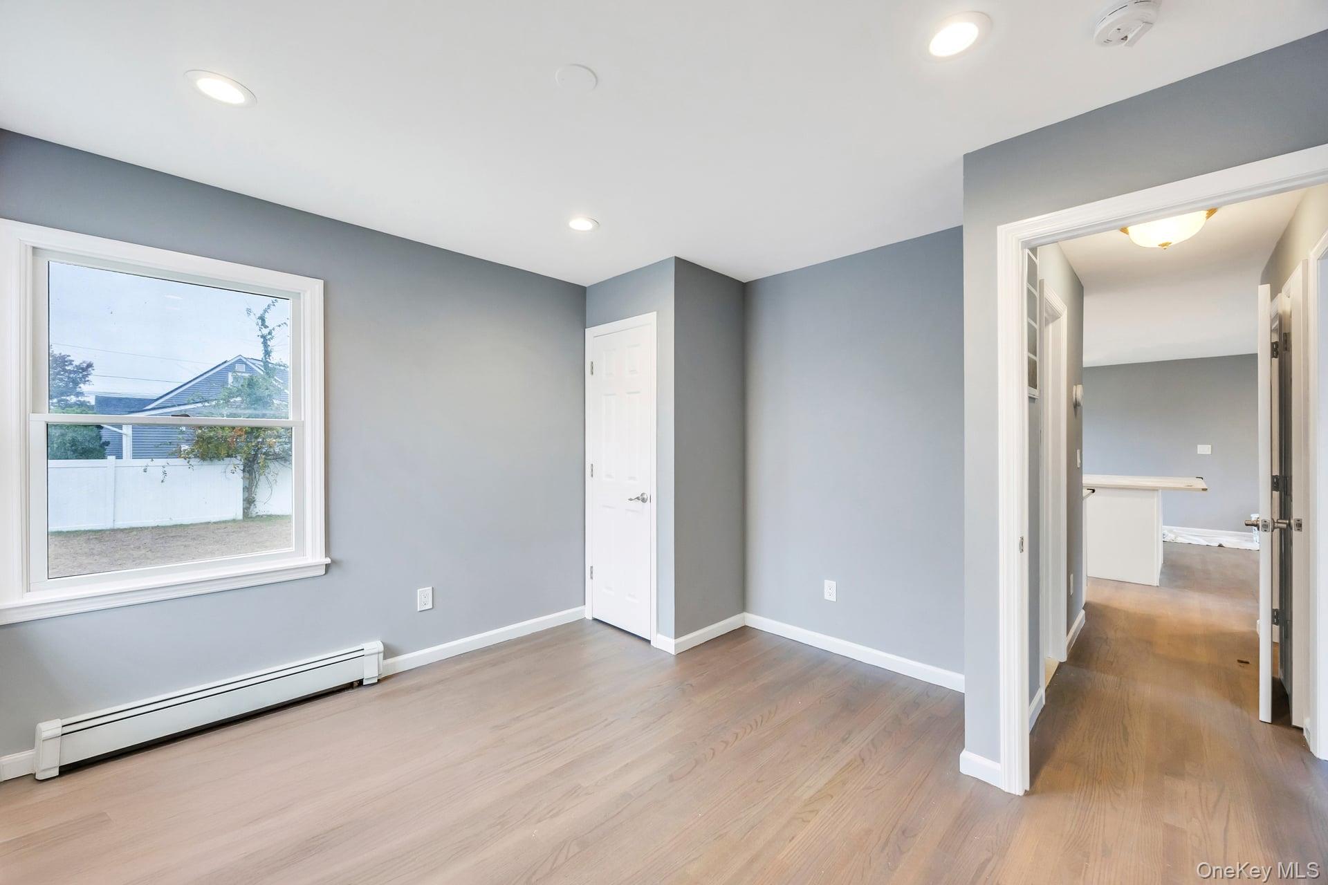 #18 photo, 390 Parkside Court, サフォーク郡 Copiague , NY 11726