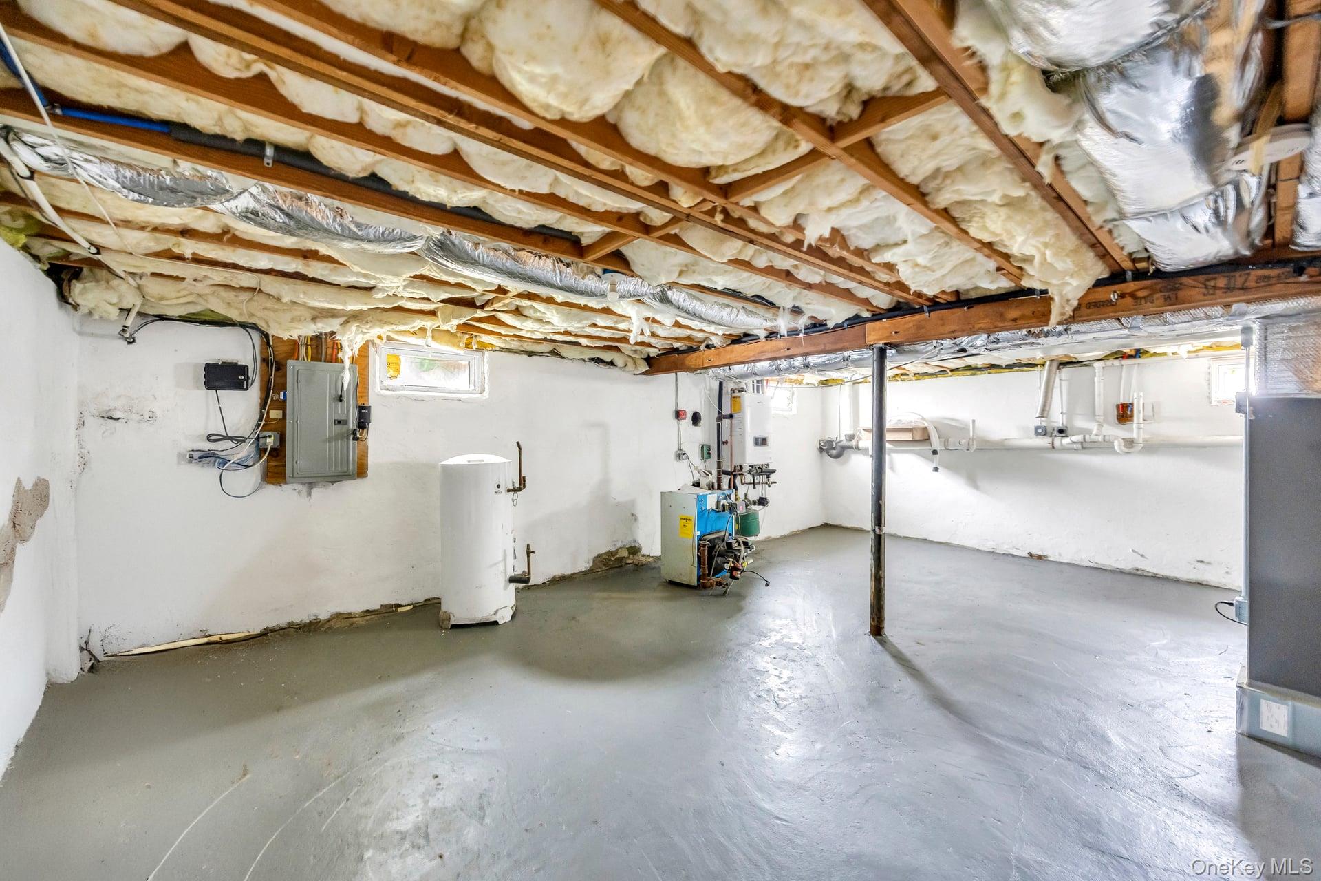 #20 photo, 390 Parkside Court, サフォーク郡 Copiague , NY 11726