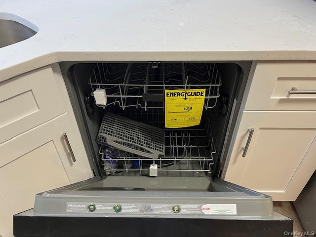 #8 photo, 862 Sunrise Highway, サフォーク郡 West Babylon , NY 11704