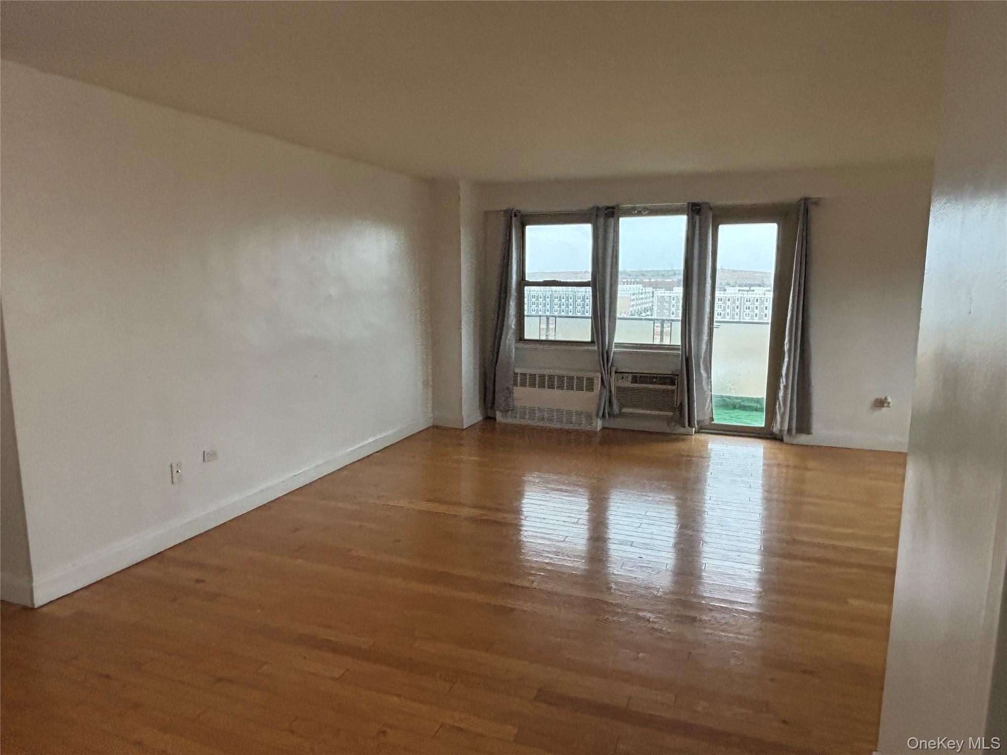 #2 photo, 12399 Flatlands Avenue, ブルックリン区 Brooklyn , NY 11207