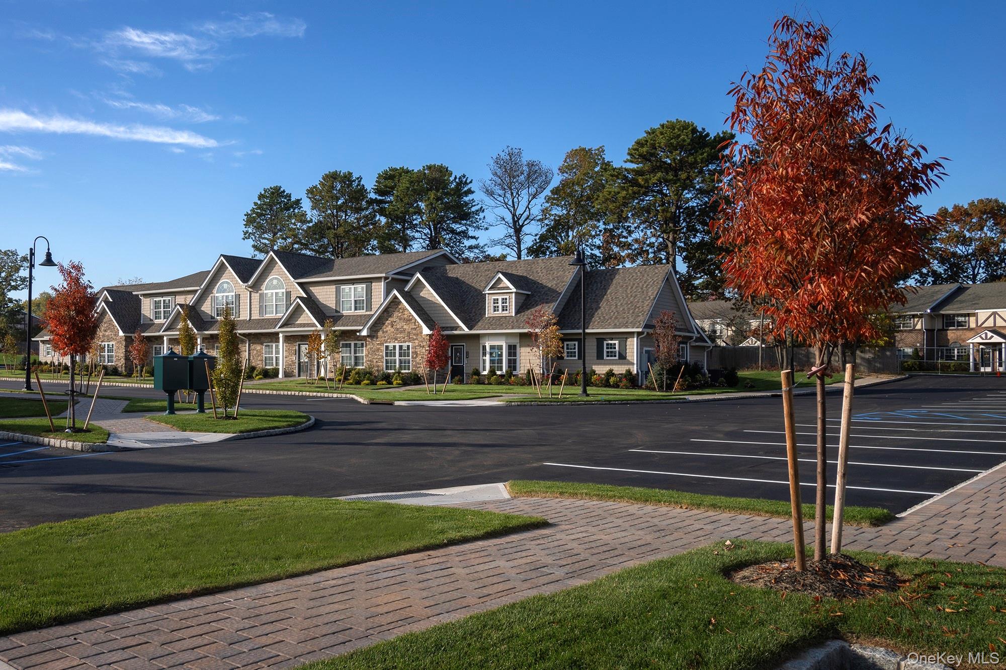 #3 photo, 68 Sunlight Walk, サフォーク郡 Holbrook , NY 11741