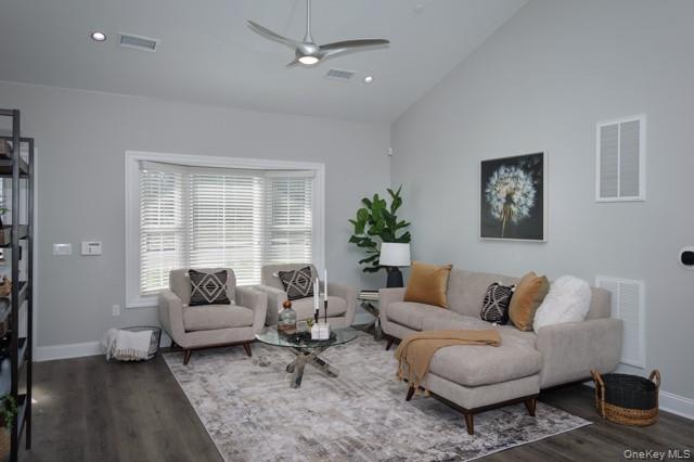 #6 photo, 68 Sunlight Walk, サフォーク郡 Holbrook , NY 11741