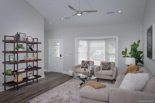 #7 photo, 68 Sunlight Walk, サフォーク郡 Holbrook , NY 11741