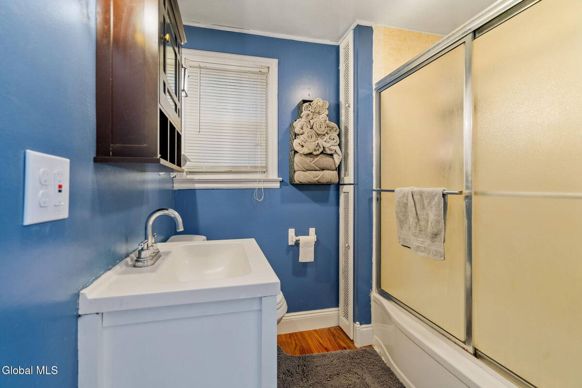 #15 photo, 11 Lilac Lane, Troy , NY 12180