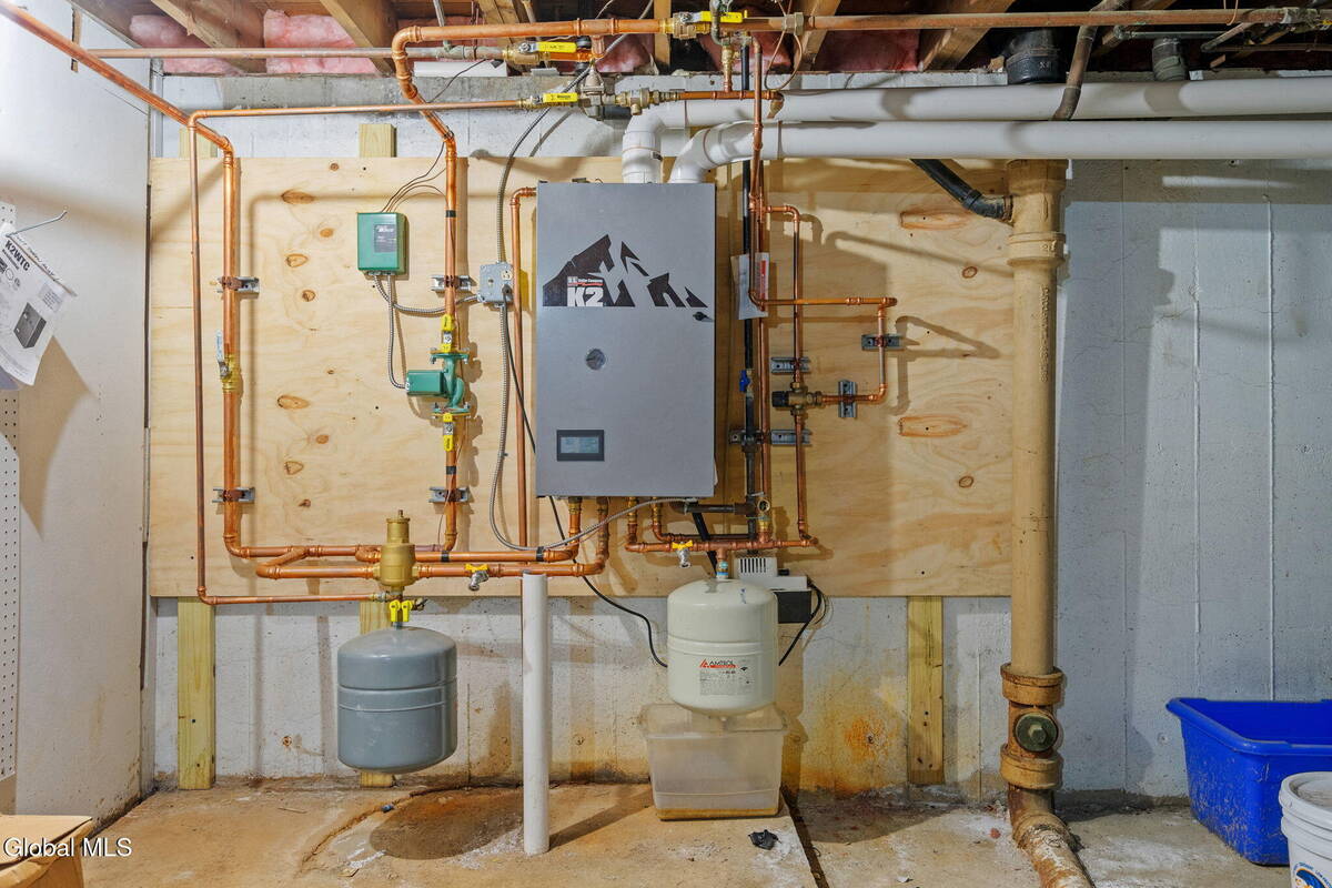 #26 photo, 11 Lilac Lane, Troy , NY 12180