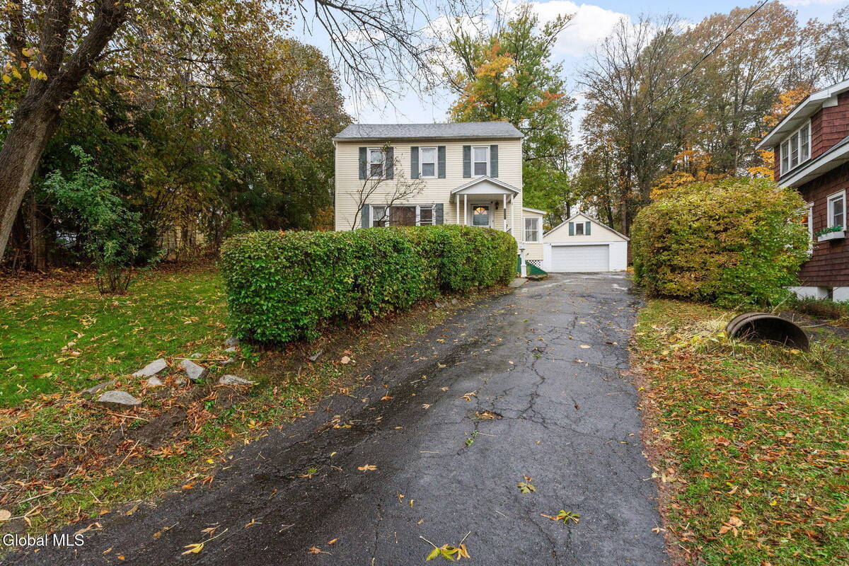 #3 photo, 11 Lilac Lane, Troy , NY 12180