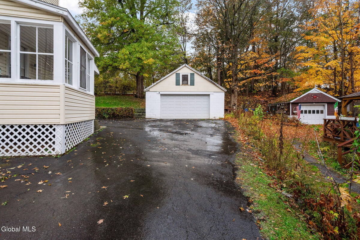 #30 photo, 11 Lilac Lane, Troy , NY 12180