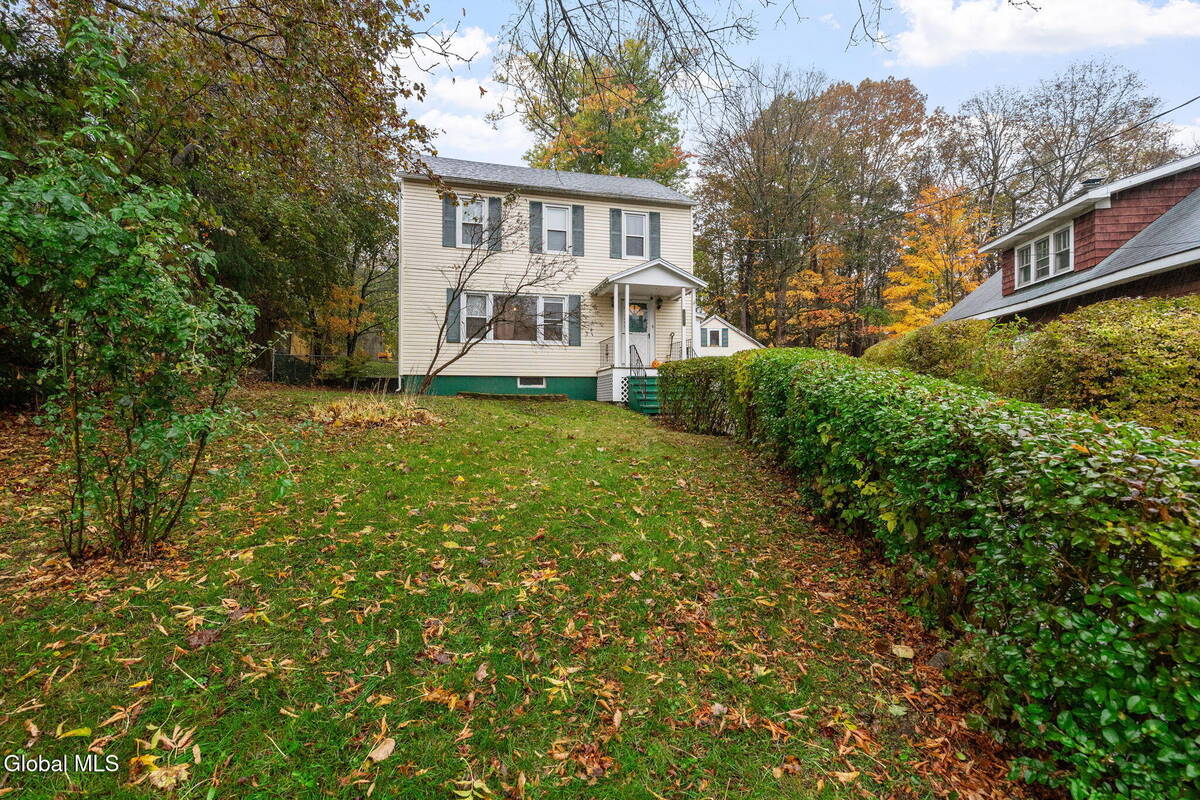 #31 photo, 11 Lilac Lane, Troy , NY 12180