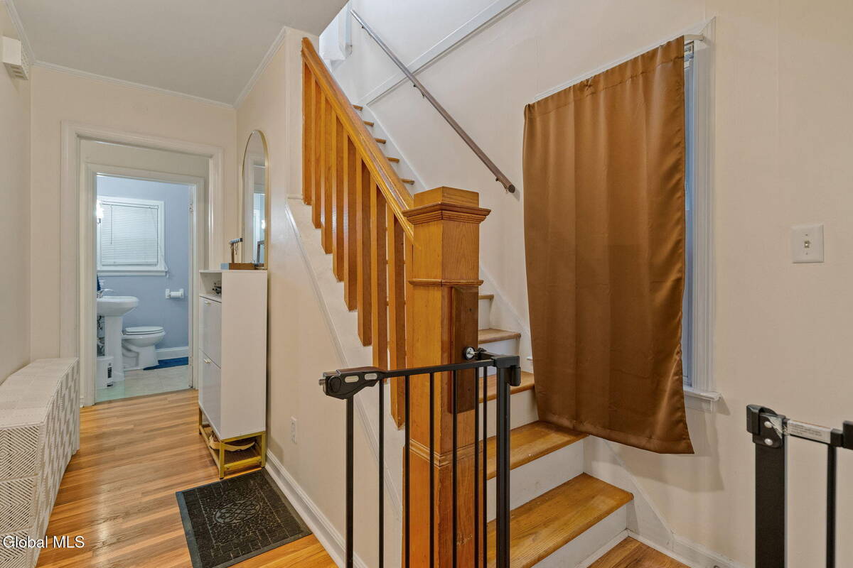 #4 photo, 11 Lilac Lane, Troy , NY 12180