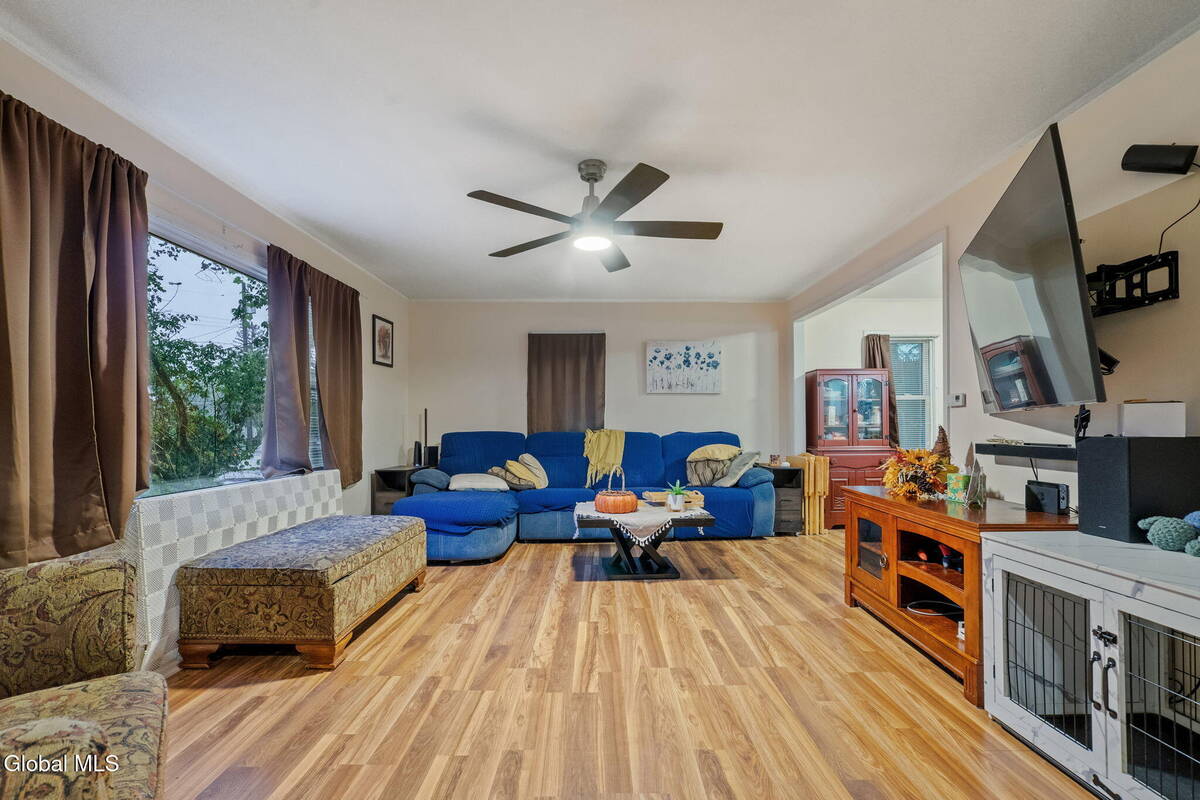 #5 photo, 11 Lilac Lane, Troy , NY 12180