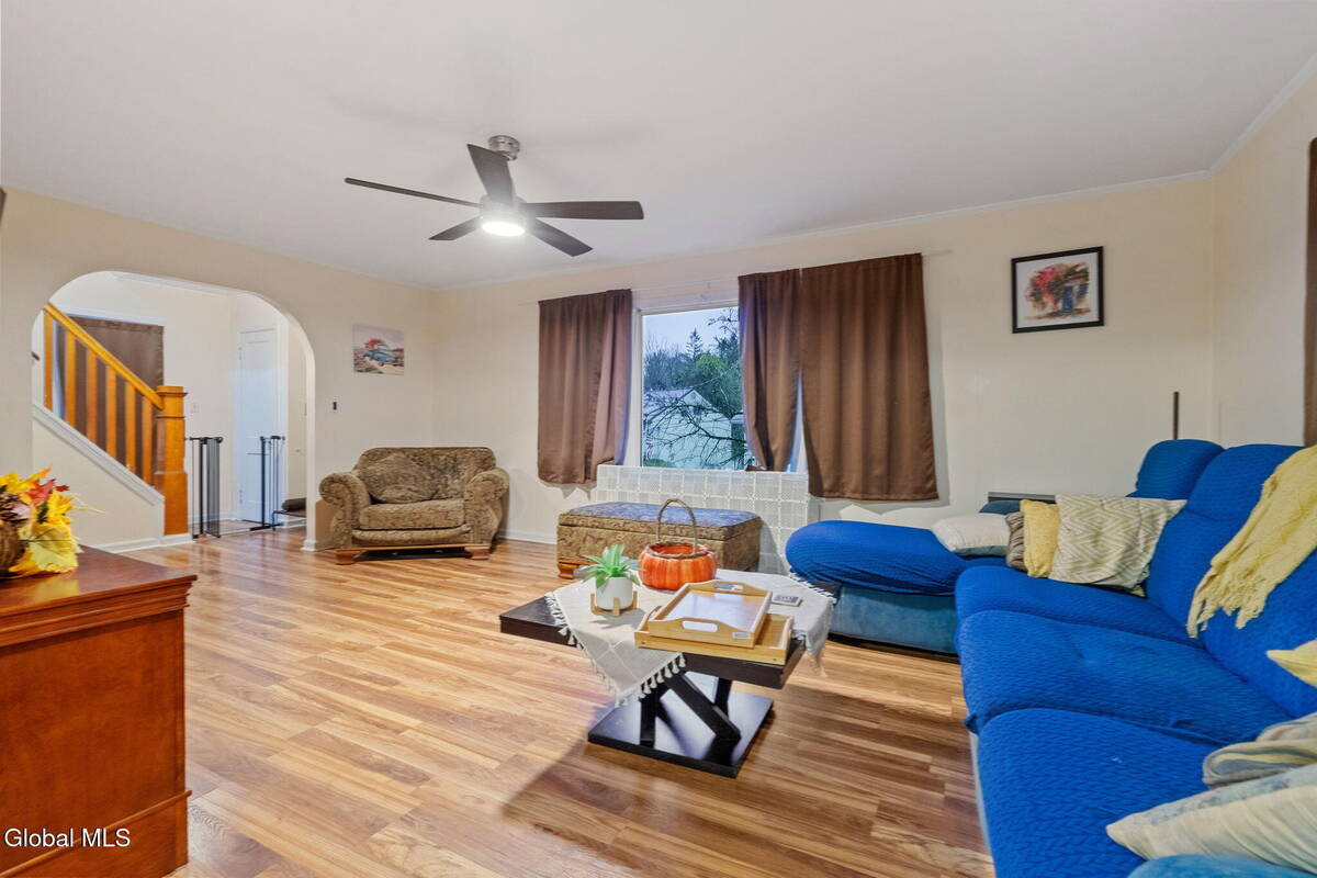 #7 photo, 11 Lilac Lane, Troy , NY 12180