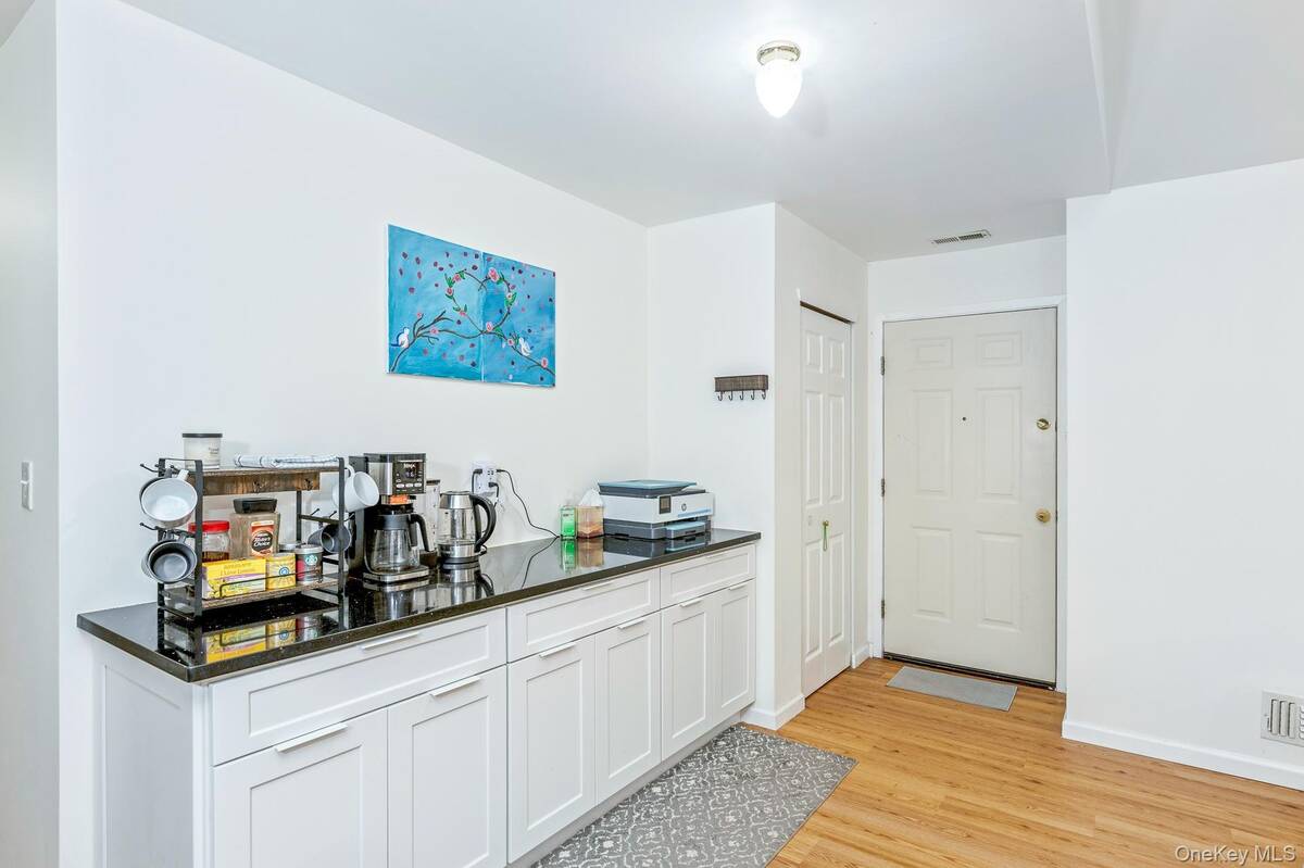 #3 photo, 349 Colonial Circle, サフォーク郡 Manorville , NY 11949