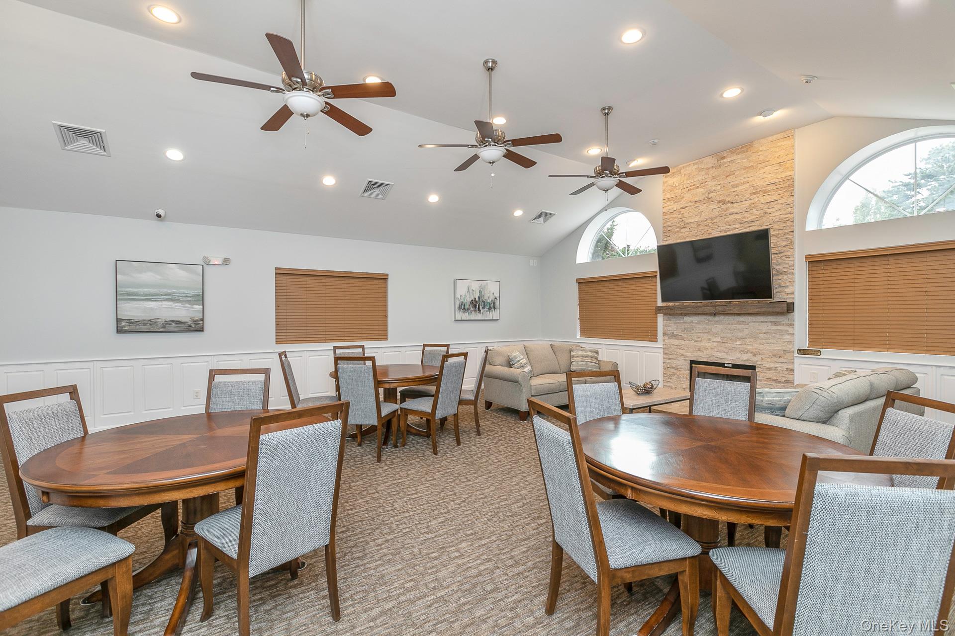 #34 photo, 349 Colonial Circle, サフォーク郡 Manorville , NY 11949