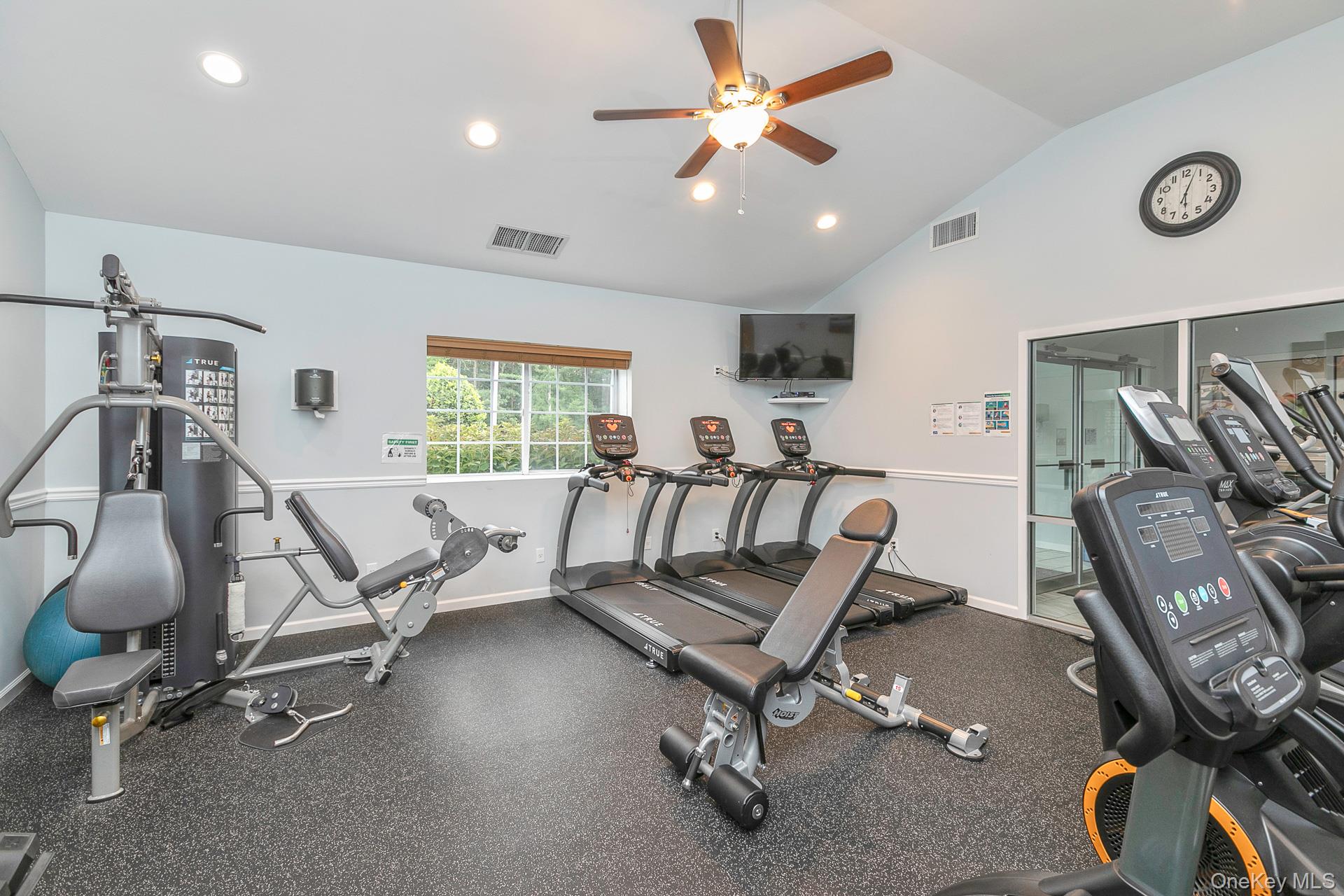 #36 photo, 349 Colonial Circle, サフォーク郡 Manorville , NY 11949