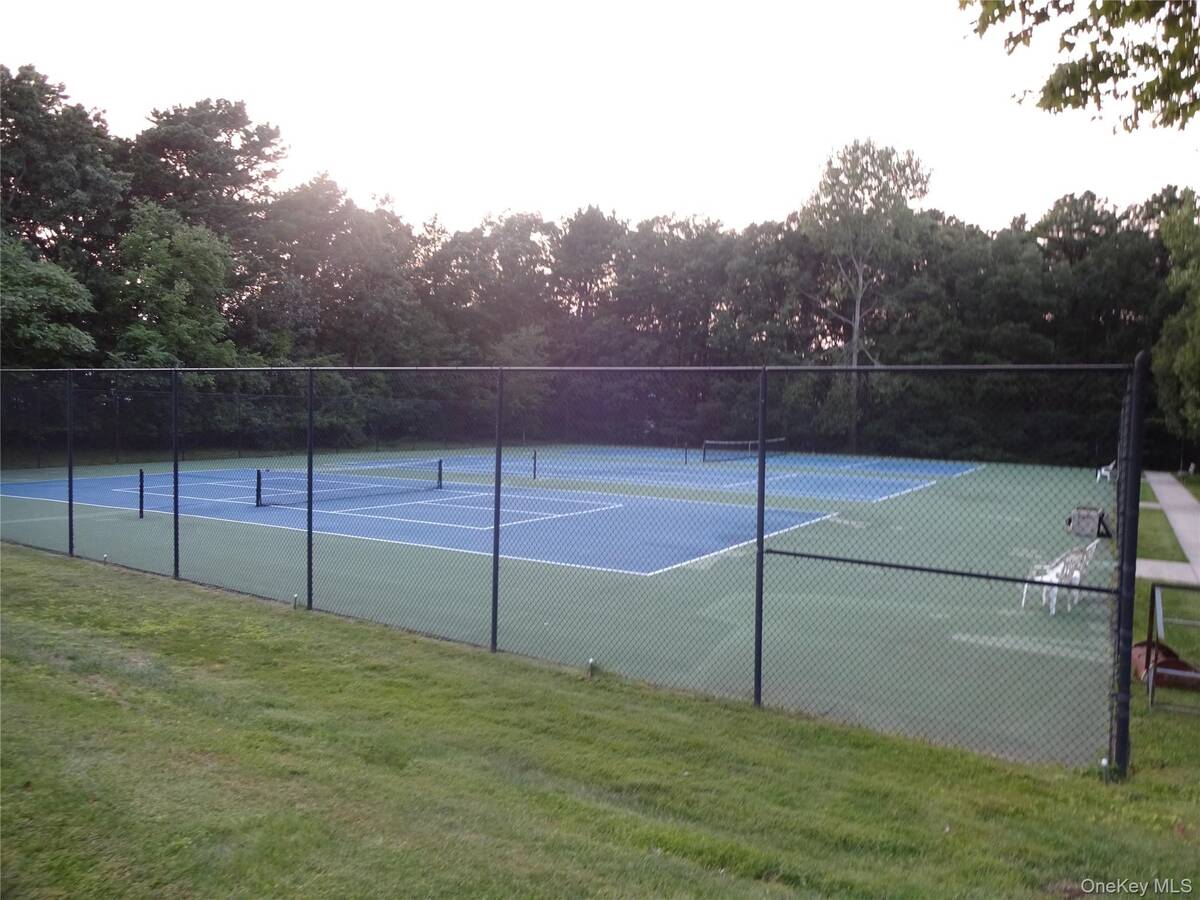 #37 photo, 349 Colonial Circle, サフォーク郡 Manorville , NY 11949