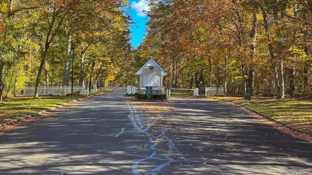 #40 photo, 349 Colonial Circle, サフォーク郡 Manorville , NY 11949