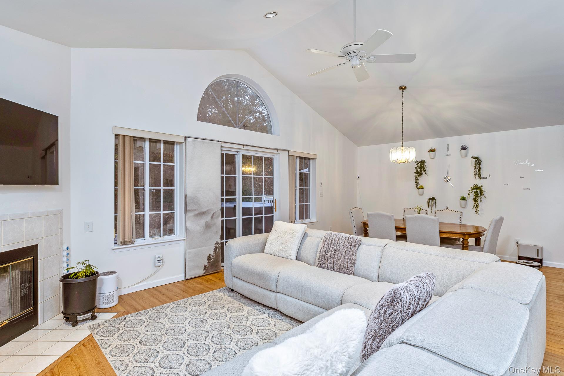 #6 photo, 349 Colonial Circle, サフォーク郡 Manorville , NY 11949