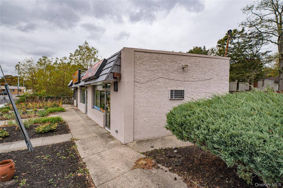 #4 photo, 19 Granny Road, サフォーク郡 Farmingville , NY 11738