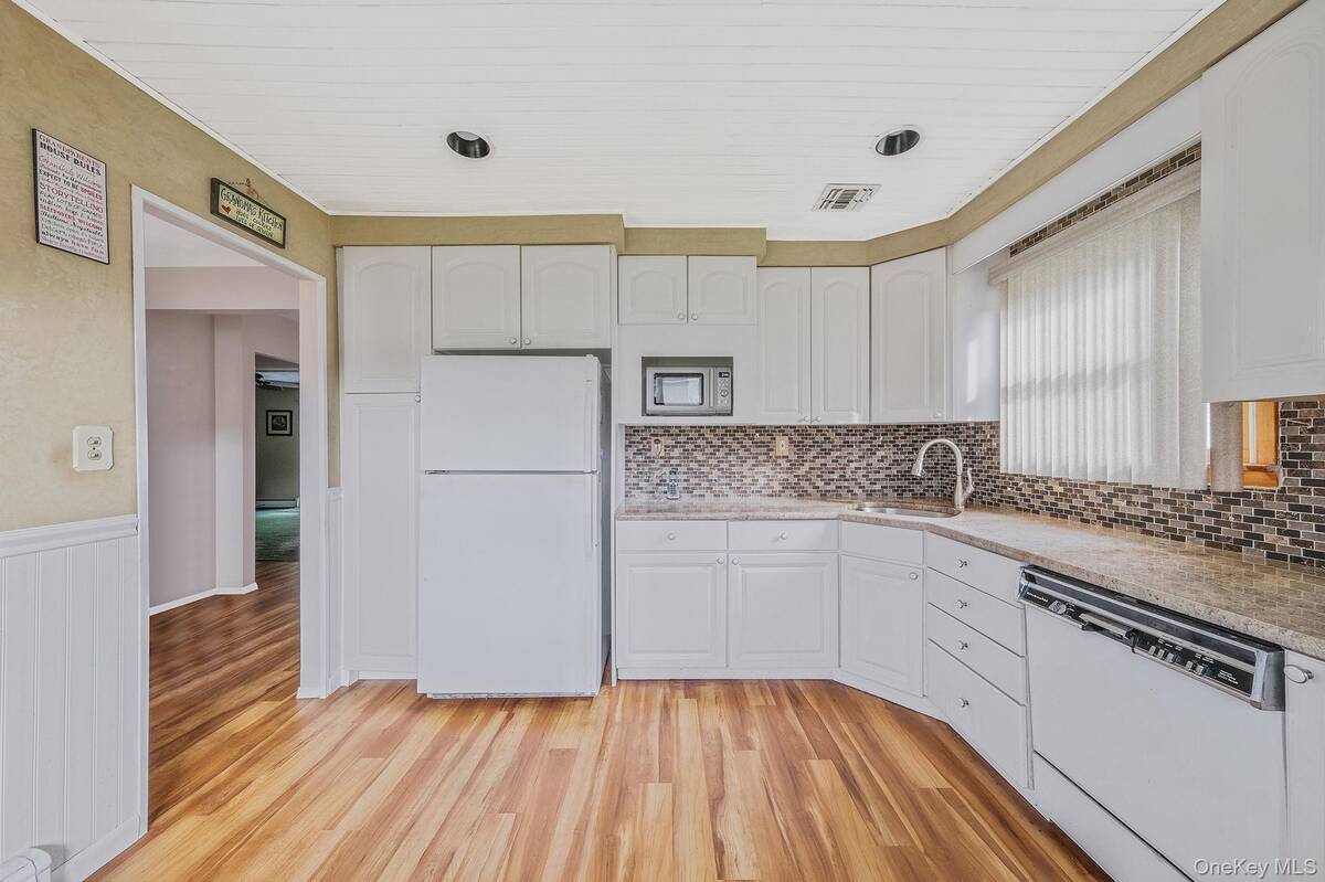 #6 photo, 30 Magellan Avenue, Kings Park , NY 11754