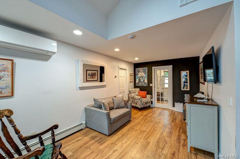 #3 photo, 219 Litchfield Avenue, サフォーク郡 Babylon , NY 11702