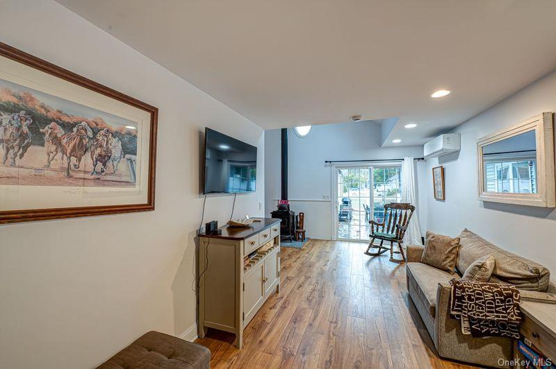 #4 photo, 219 Litchfield Avenue, サフォーク郡 Babylon , NY 11702