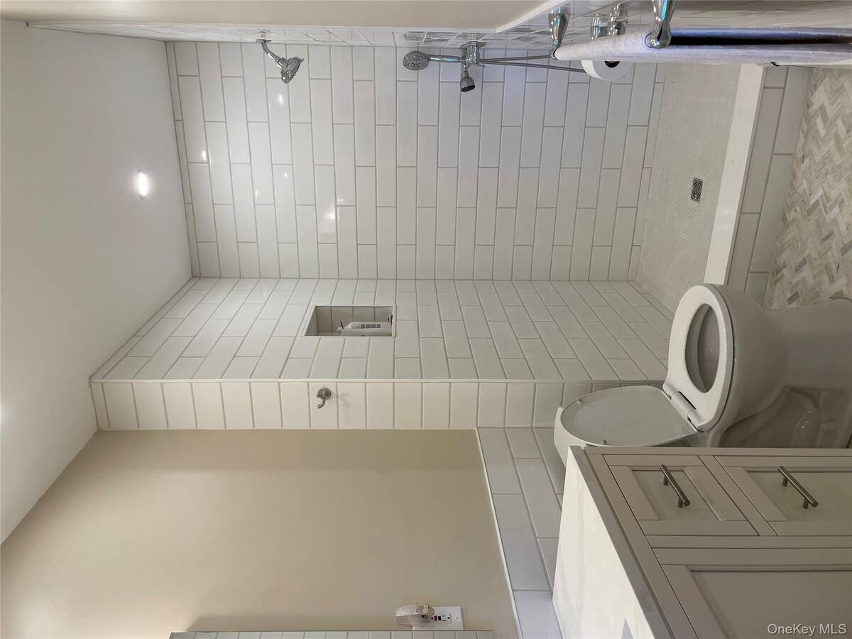 #12 photo, 300 Washington Drive, サフォーク郡 Centerport , NY 11721