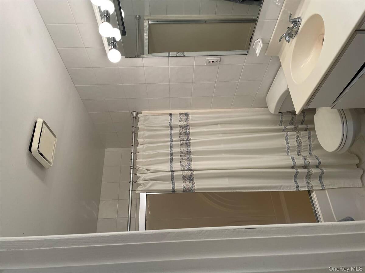 #13 photo, 300 Washington Drive, サフォーク郡 Centerport , NY 11721