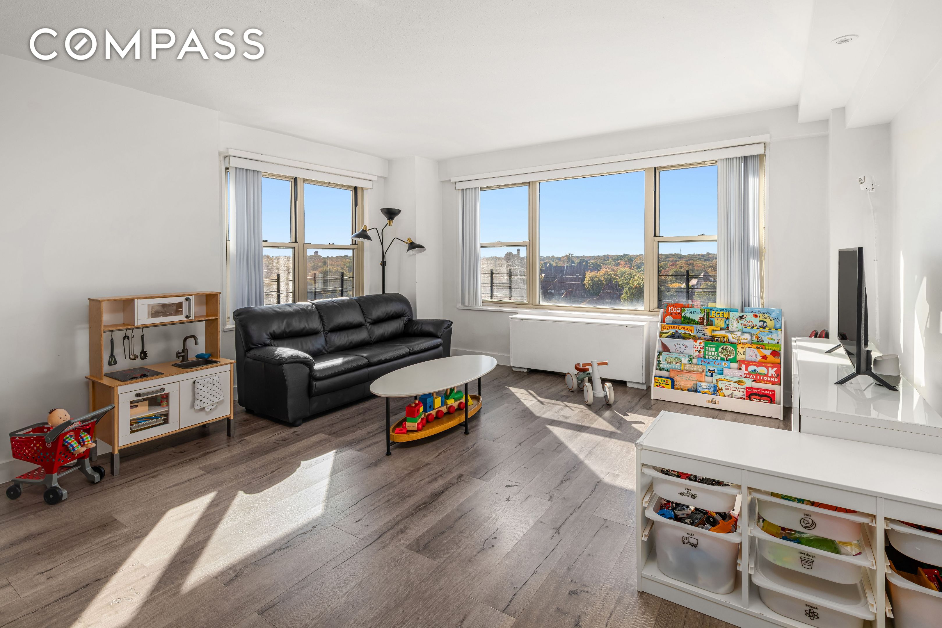 #3 photo, 107-40 Queens Boulevard, クイーンズ区 Forest Hills , NY 11375