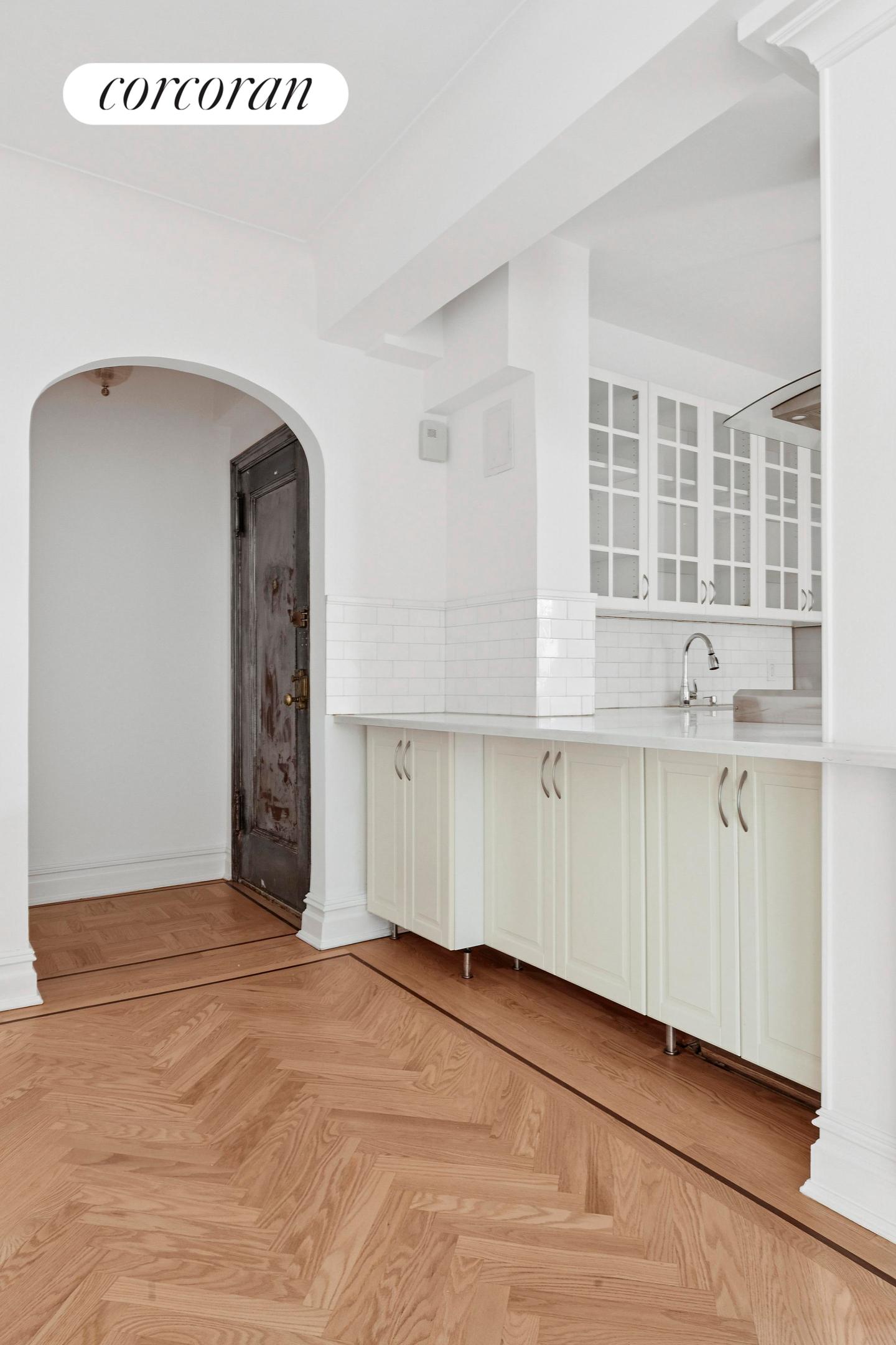 #3 photo, 245 W 107TH Street, マンハッタン Upper West Side , NY 10025