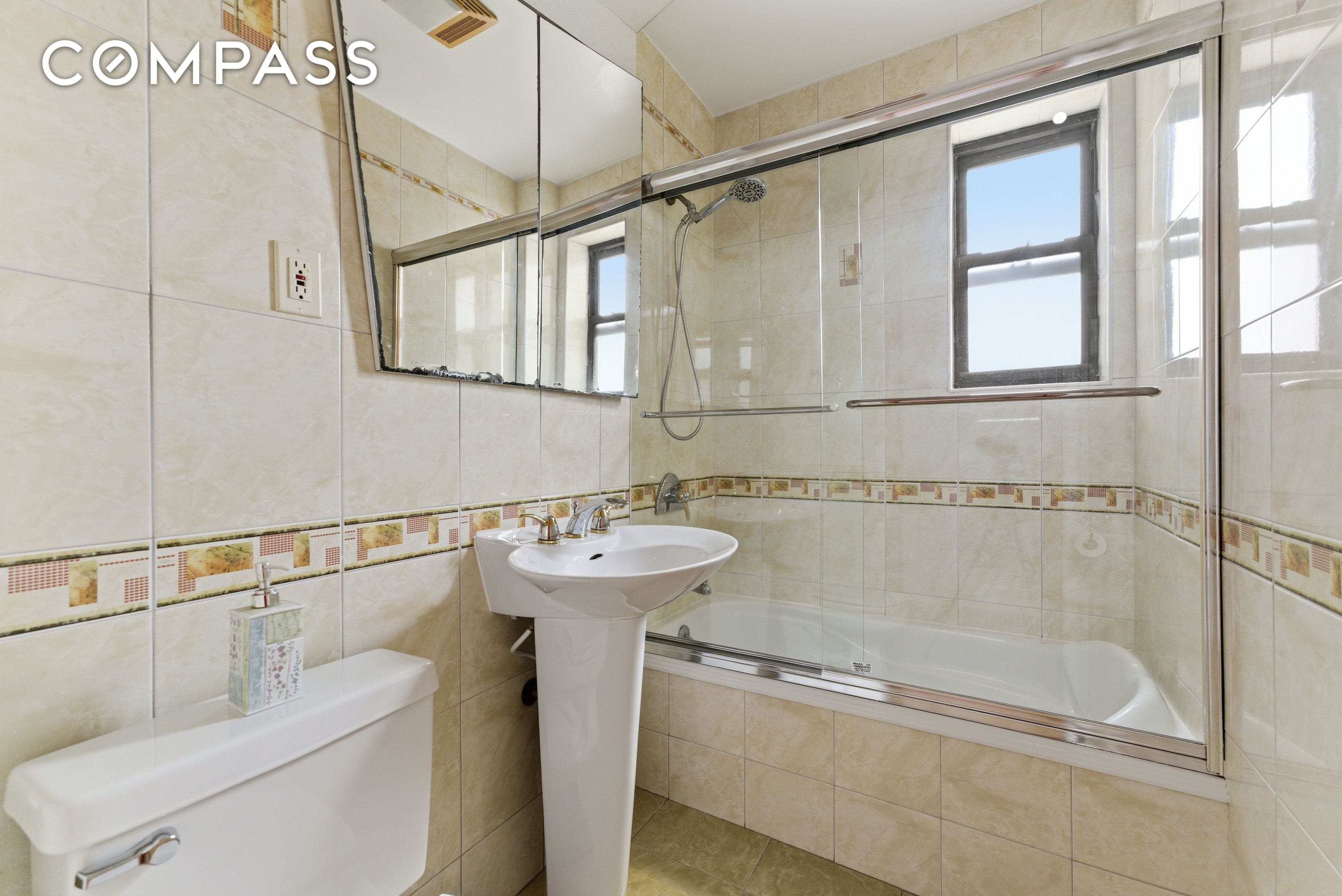 #13 photo, 3616 Henry Hudson Parkway, ブロンクス区 Central Riverdale , NY 10463