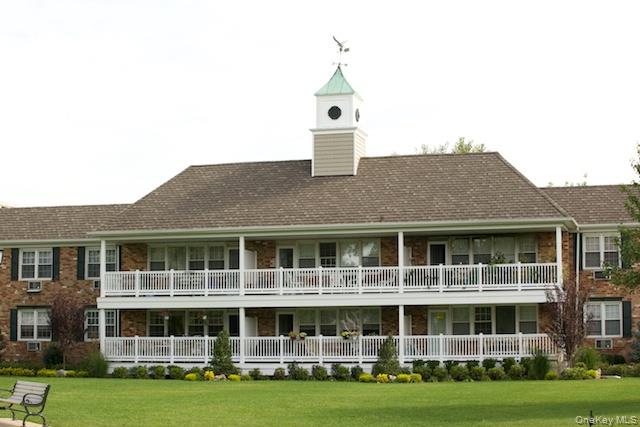 #1 photo, 65 Prospect Avenue, ナッソー郡 Hewlett , NY 11557