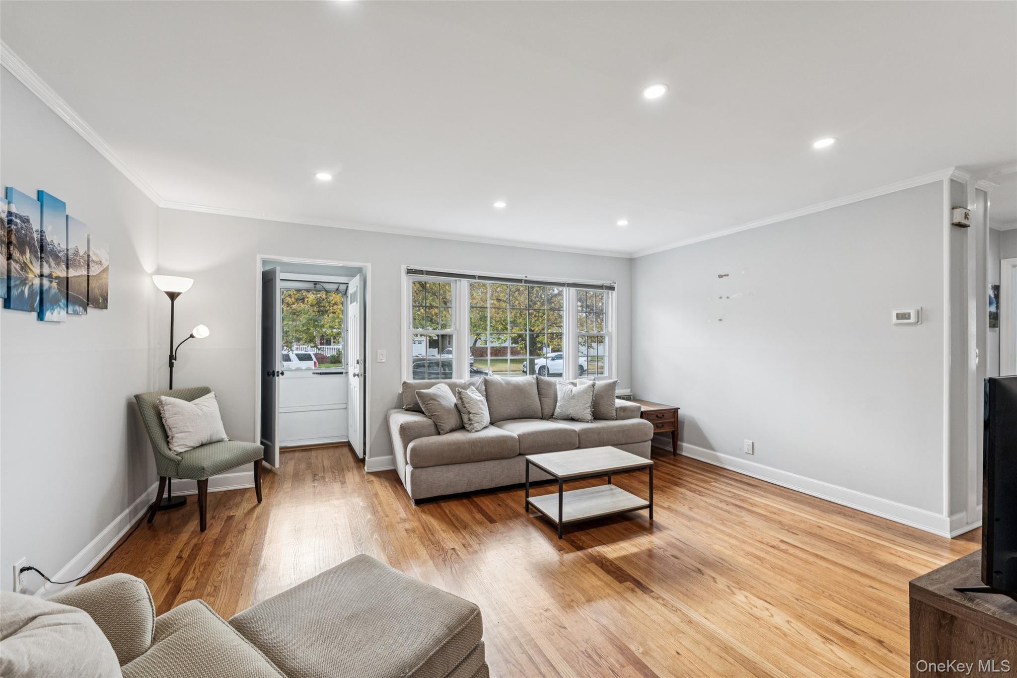 #6 photo, 1689 Barbara Lane, East Meadow , NY 11554