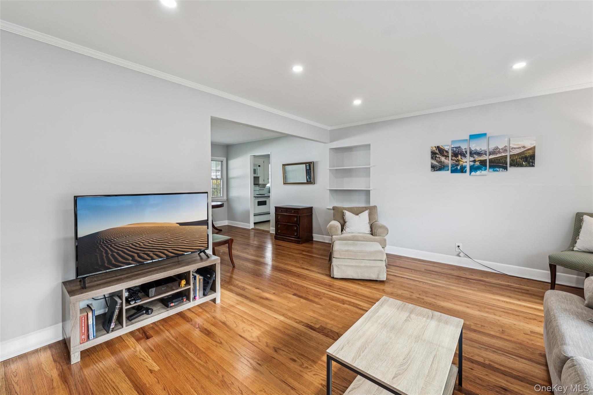 #7 photo, 1689 Barbara Lane, East Meadow , NY 11554