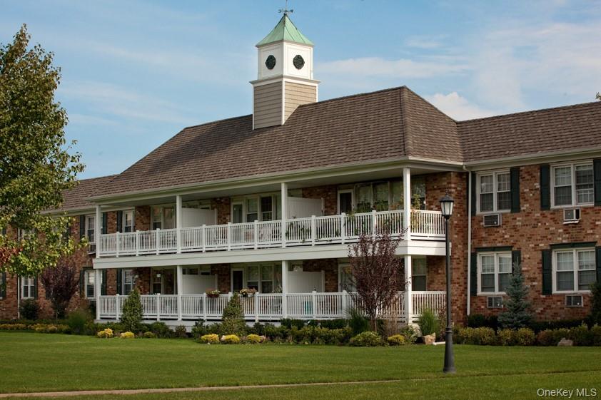 #1 photo, 65 Prospect Avenue, ナッソー郡 Hewlett , NY 11557