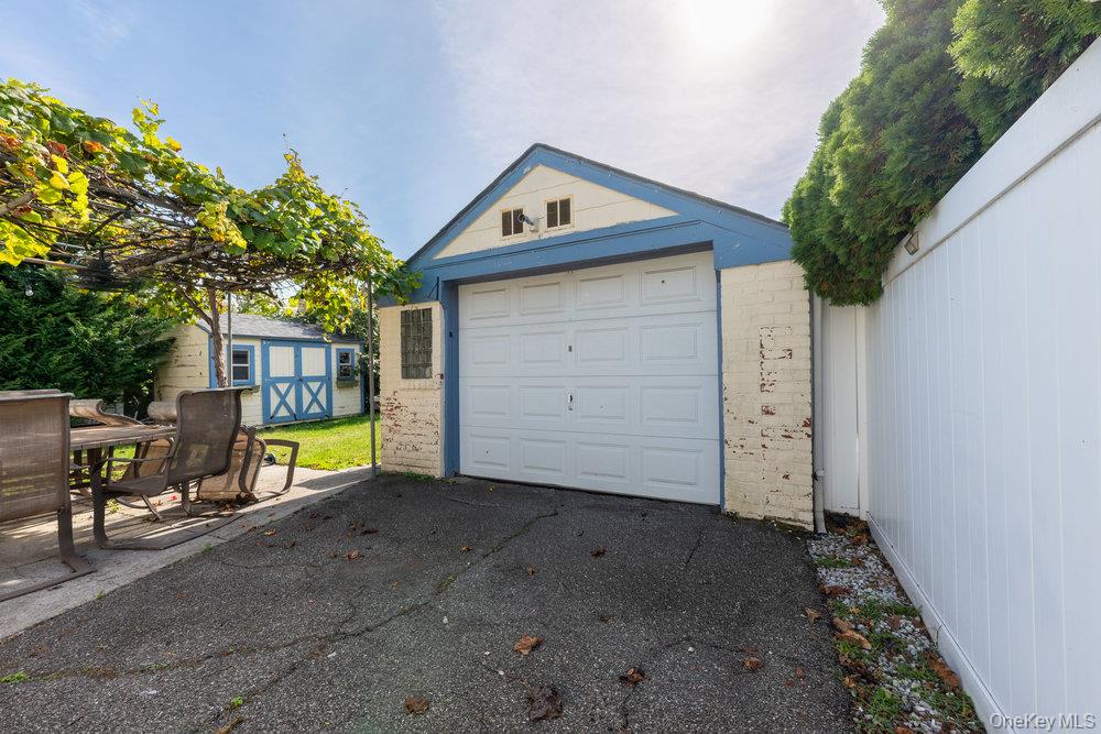 #13 photo, 151-26 20th Avenue, クイーンズ区 Whitestone , NY 11357