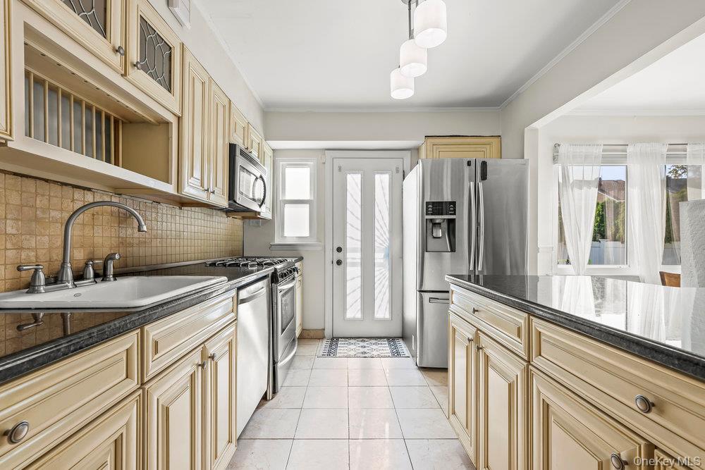 #6 photo, 151-26 20th Avenue, クイーンズ区 Whitestone , NY 11357