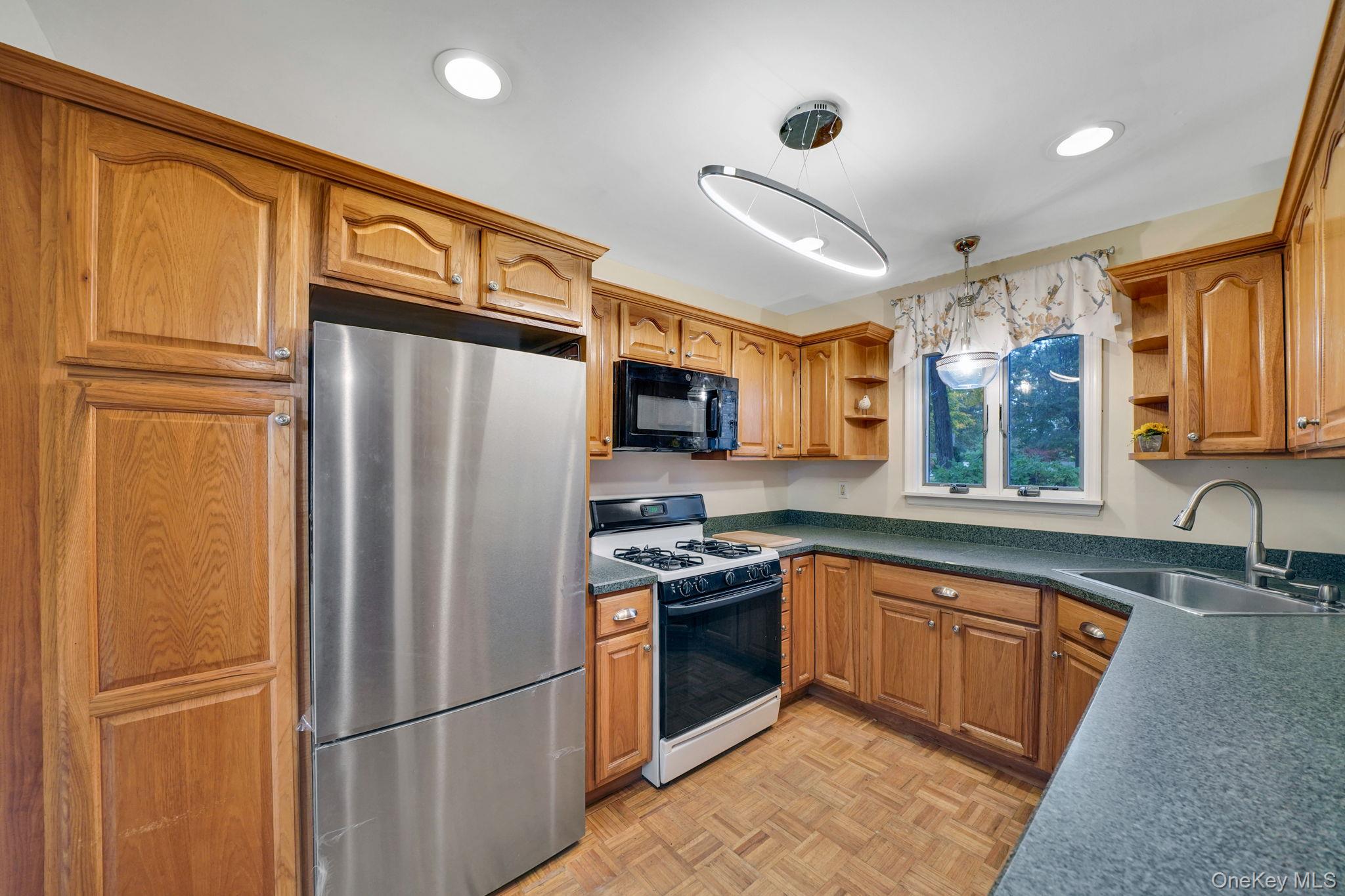 #19 photo, 10 Siracusa Boulevard, サフォーク郡 Smithtown , NY 11787