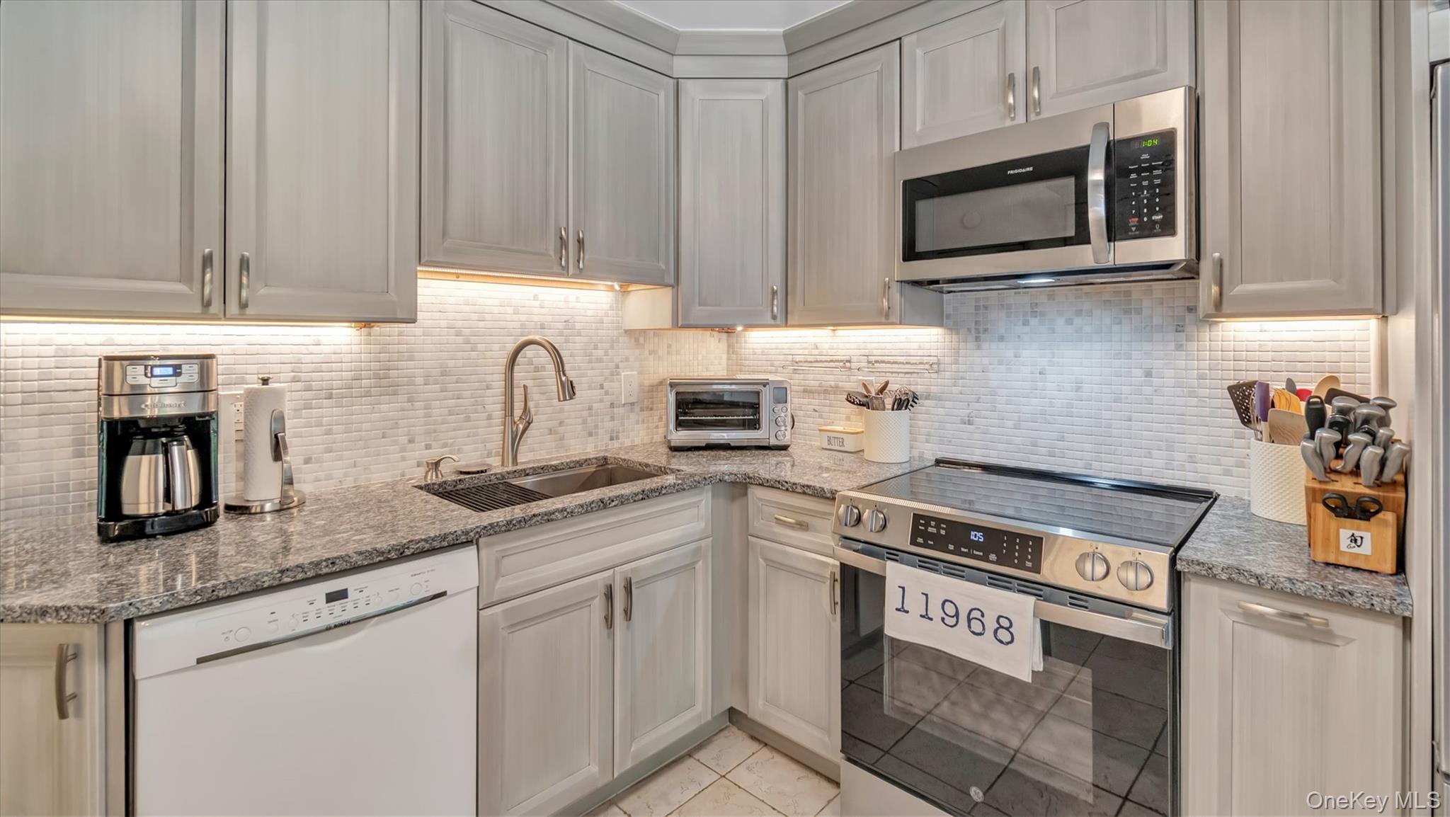 #11 photo, 10 Lealand Lane, サフォーク郡 Southampton , NY 11968