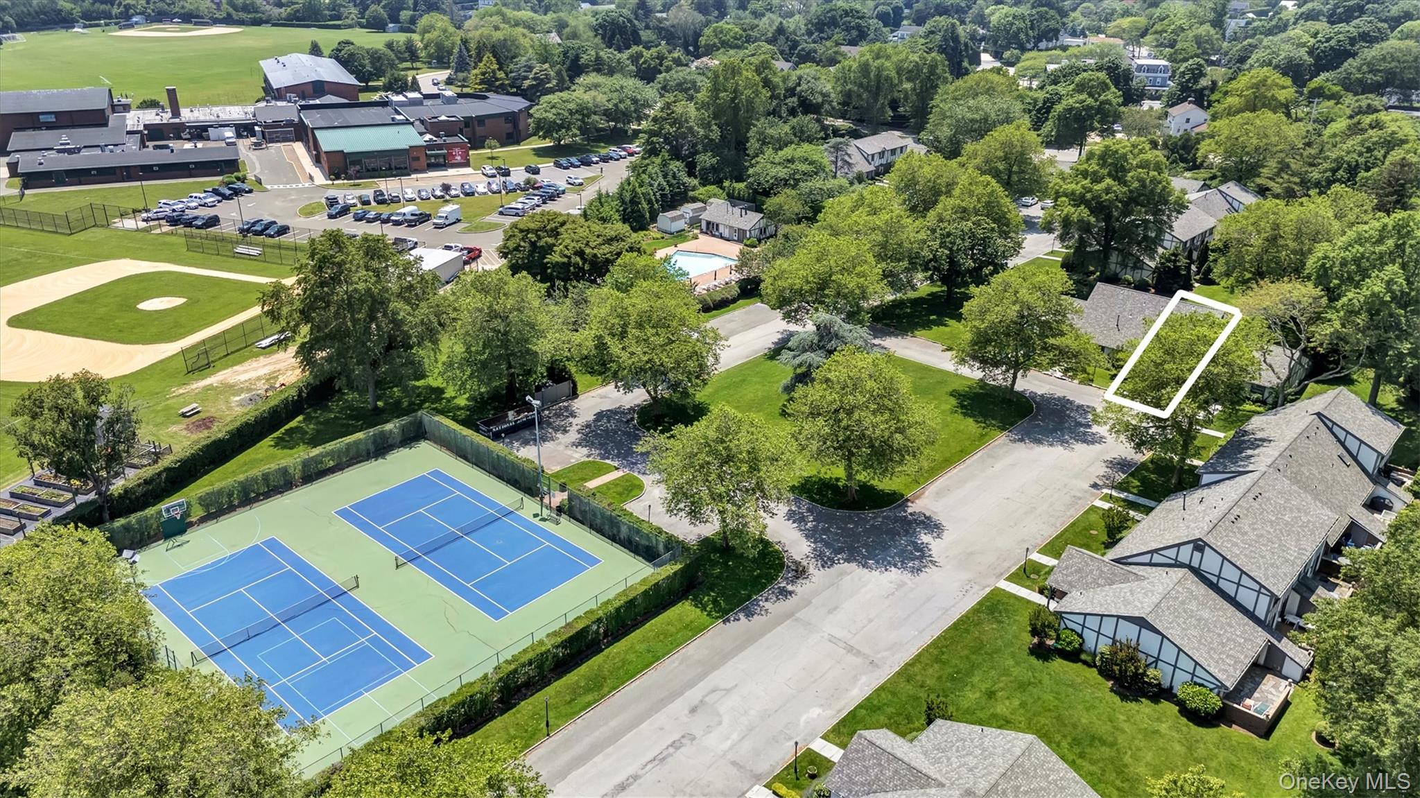 #20 photo, 10 Lealand Lane, サフォーク郡 Southampton , NY 11968