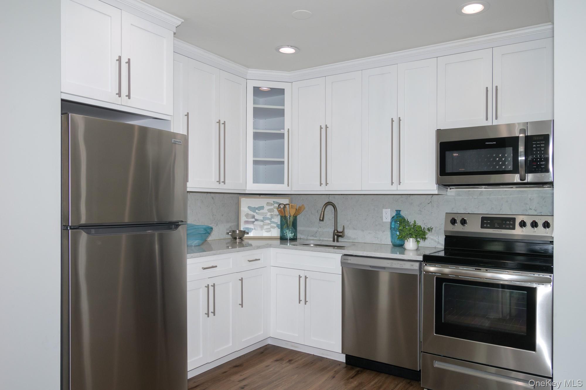 #3 photo, 255 E Main Street, サフォーク郡 East Islip , NY 11730