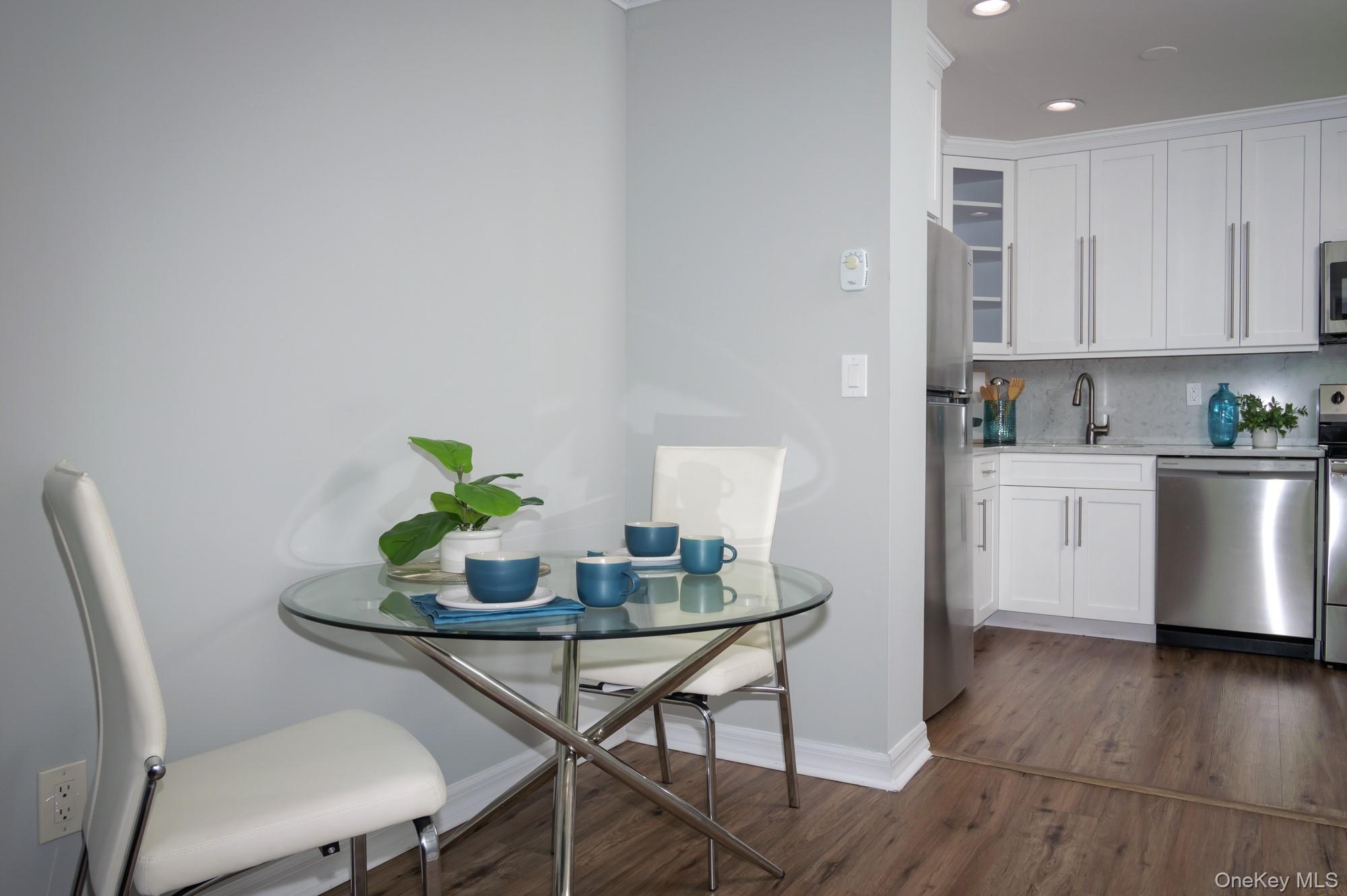 #5 photo, 255 E Main Street, サフォーク郡 East Islip , NY 11730